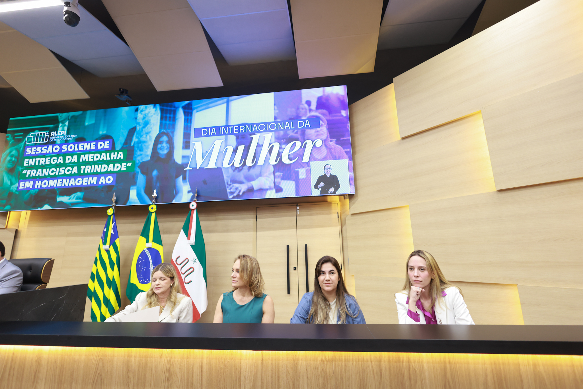  SESSÃO SOLENE EM HOMENAGEM AO DIA INTERNACIONAL DA MULHER E ENTREGA DA MEDALHA FRANCISCA TRINDADE FOTOS REGIS FALCÃO ASCOM ALEPI (69).jpg
