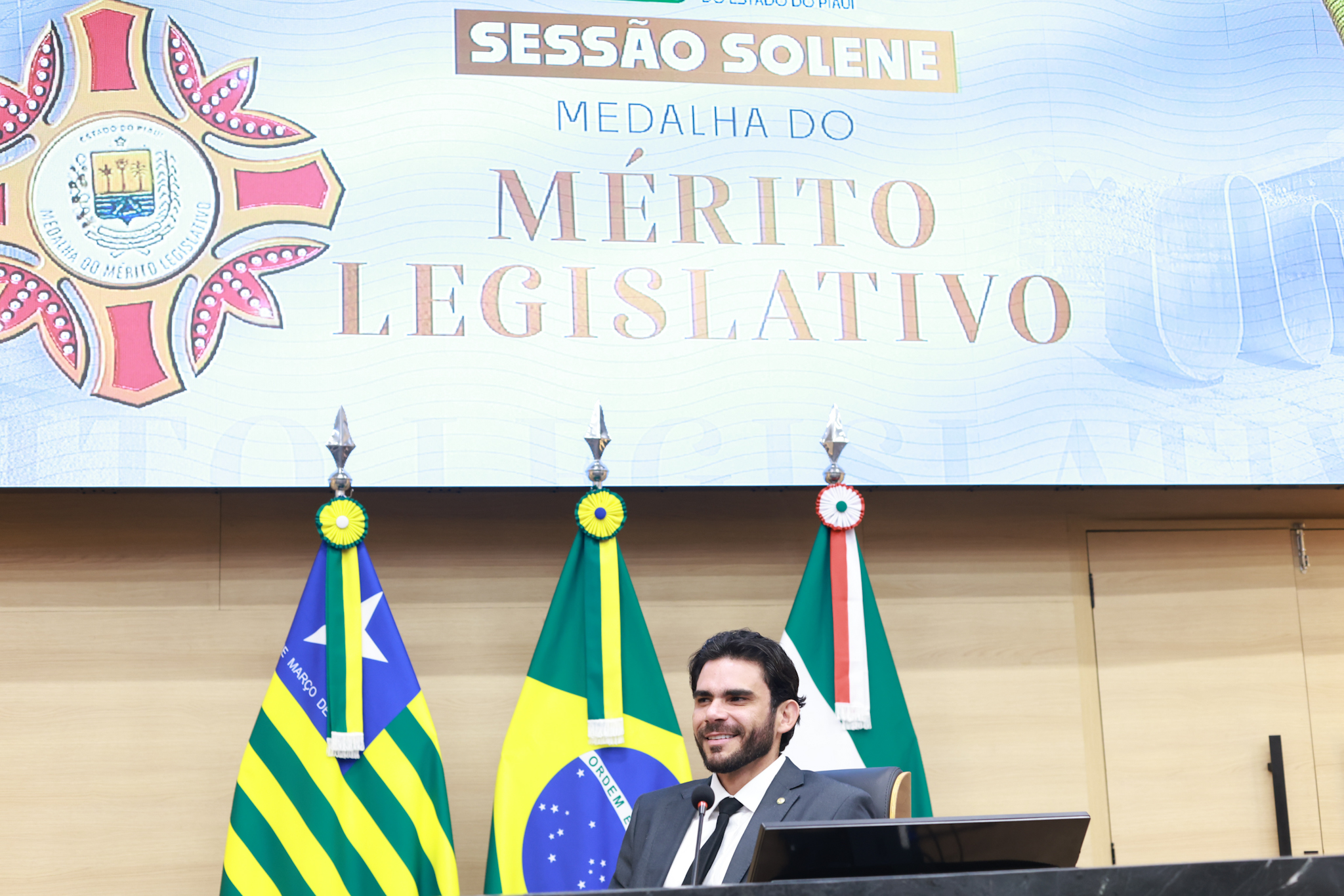 SESSÃO SOLENE MEDALHA DO MÉRITO LEGISLATIVO PARA MIN LIANA CHAIB - FOTOS REGIS FALCÃO ASCOM ALEPI (20).jpg