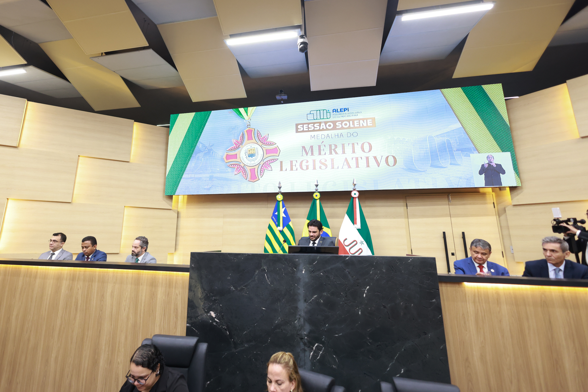 SESSÃO SOLENE MEDALHA DO MÉRITO LEGISLATIVO PARA MIN LIANA CHAIB - FOTOS REGIS FALCÃO ASCOM ALEPI (24).jpg