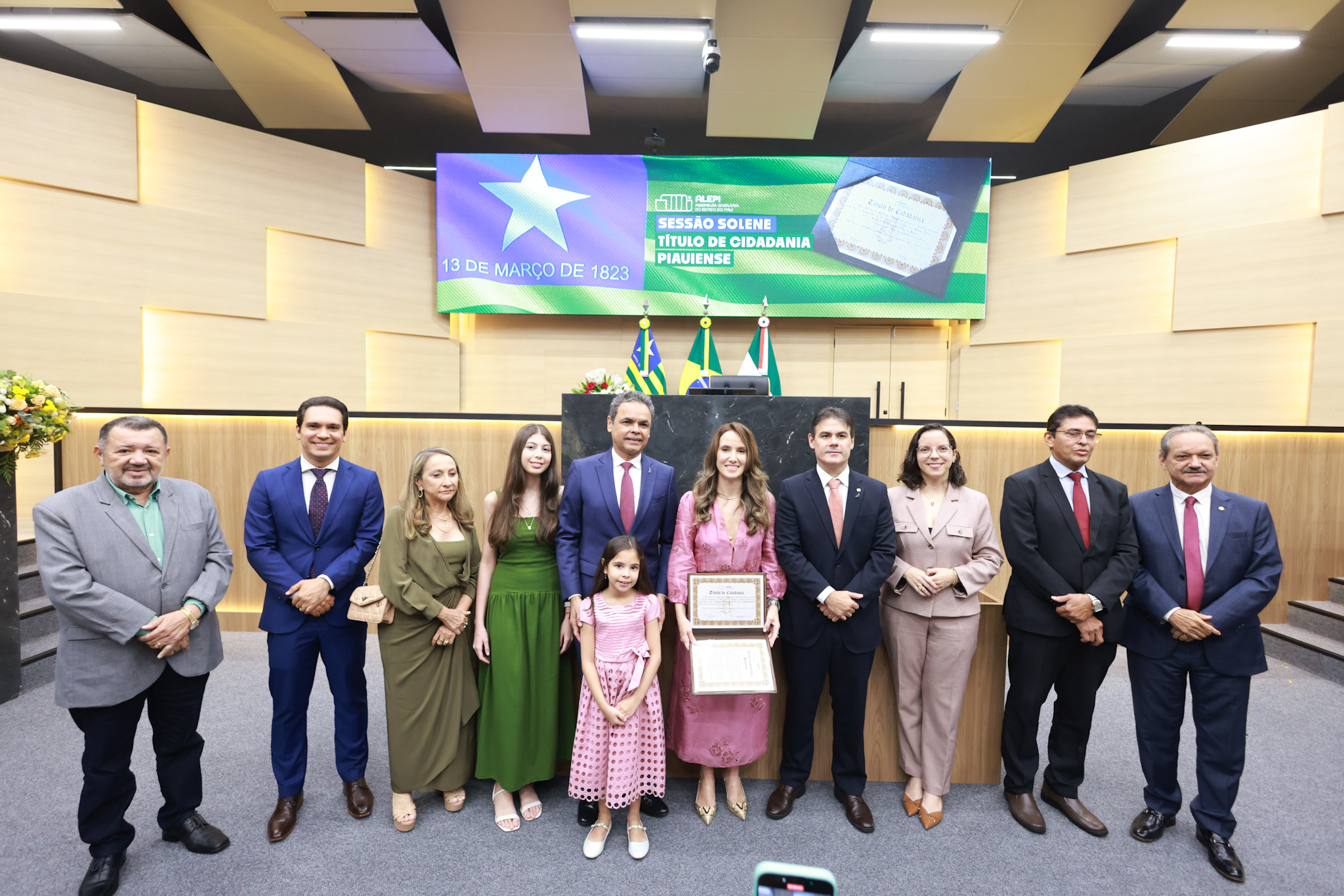 SESSÃO SOLENE TÍTULO DE CIDADANIA  À SRA DANIELE AMORIM AITA - FOTOS REGIS FALCÃO ASCOM ALEPI (16).jpg