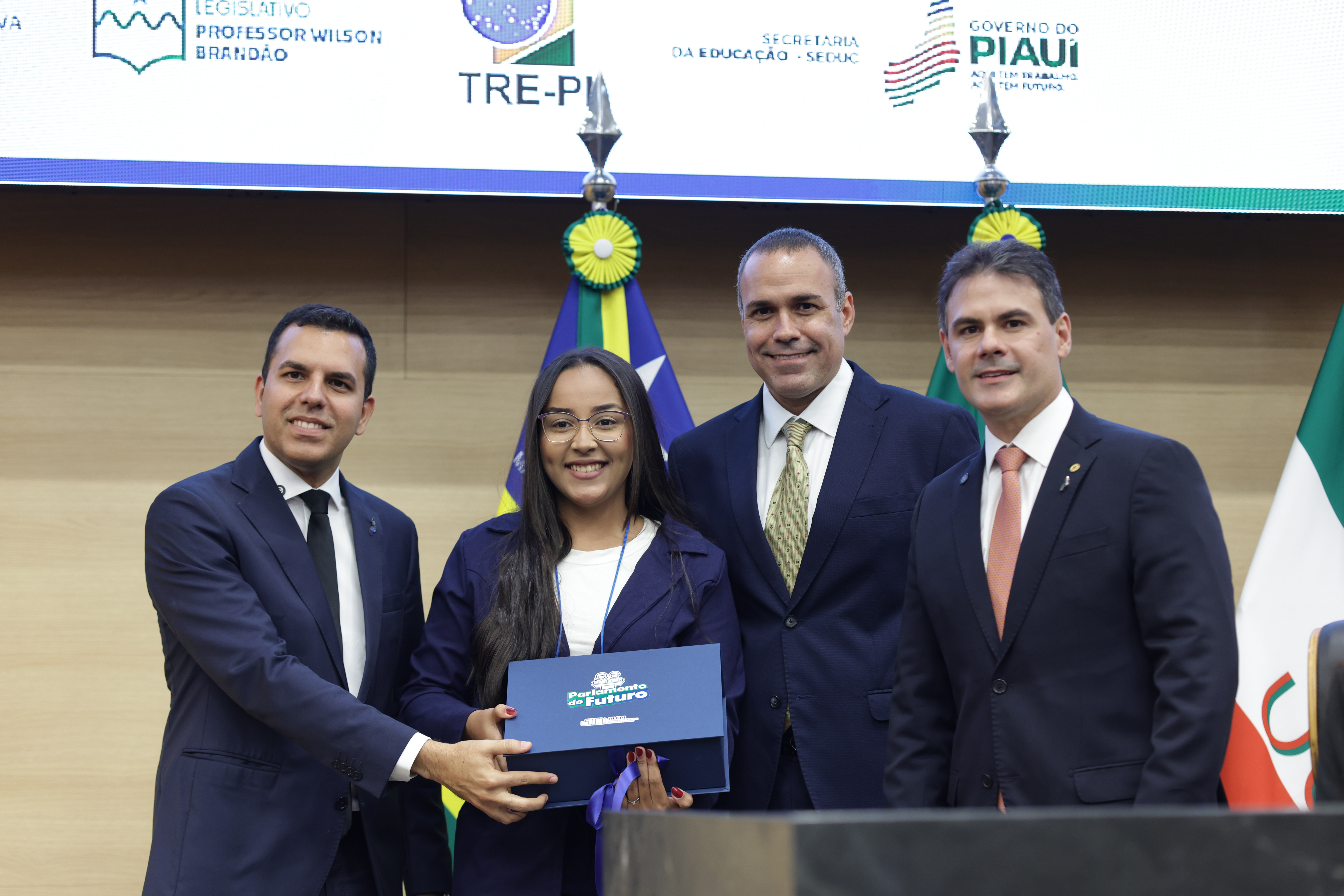 POSSE PARLAMENTO DO FUTURO - FOTOS REGIS FALCÃO ASCOM ALEPI  (13).jpg