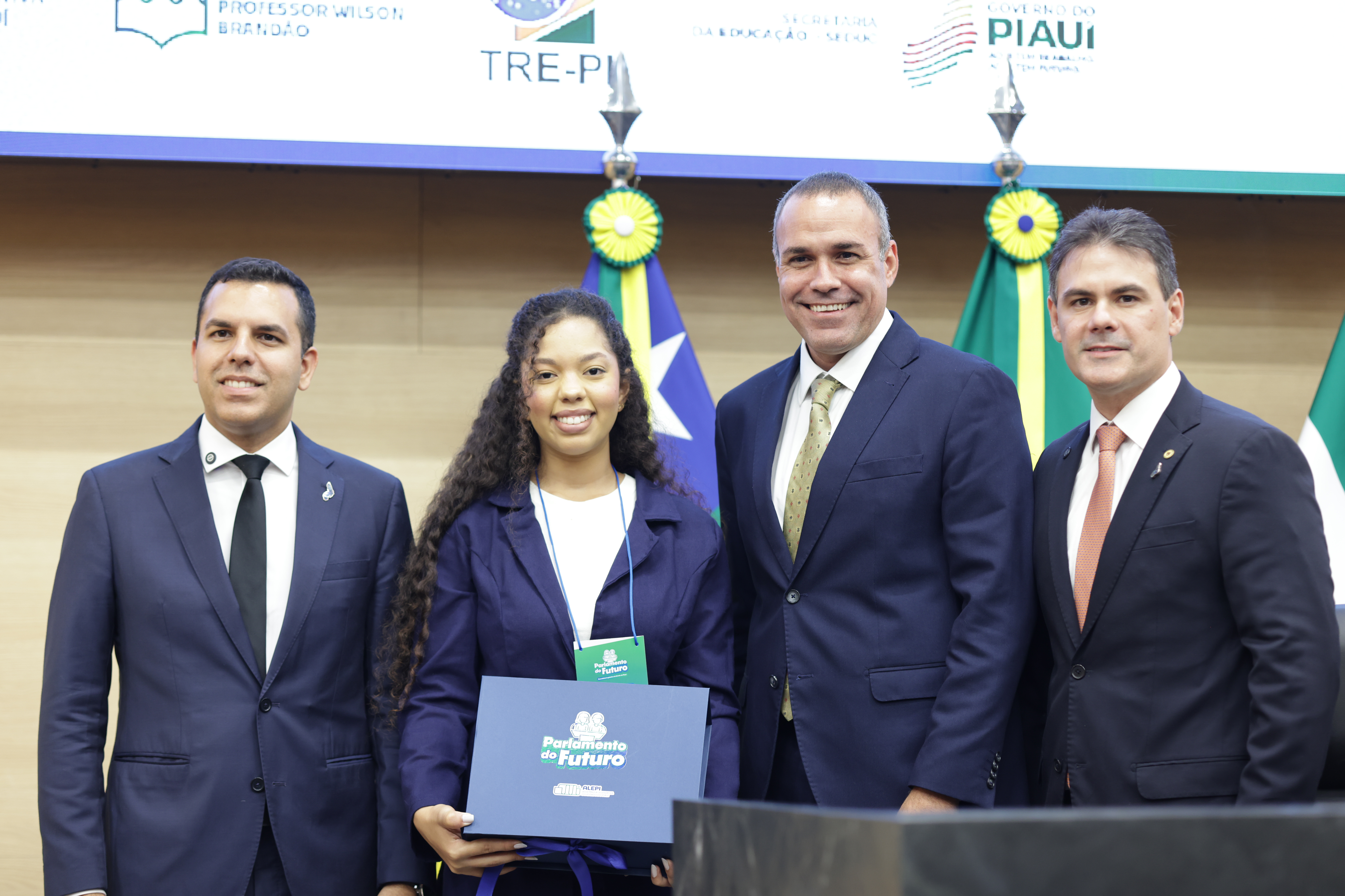 POSSE PARLAMENTO DO FUTURO - FOTOS REGIS FALCÃO ASCOM ALEPI  (15).jpg