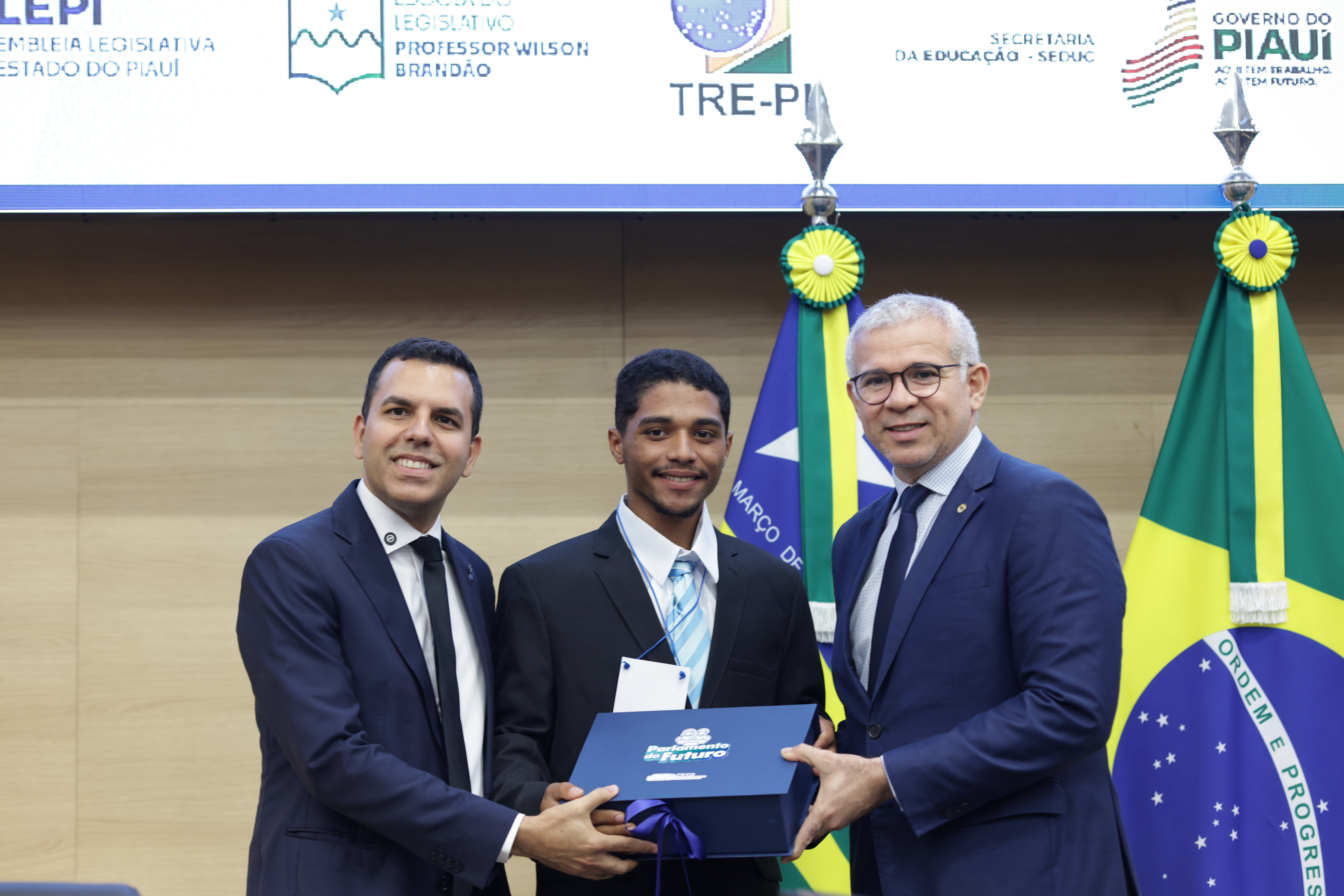 POSSE PARLAMENTO DO FUTURO - FOTOS REGIS FALCÃO ASCOM ALEPI  (25).jpg