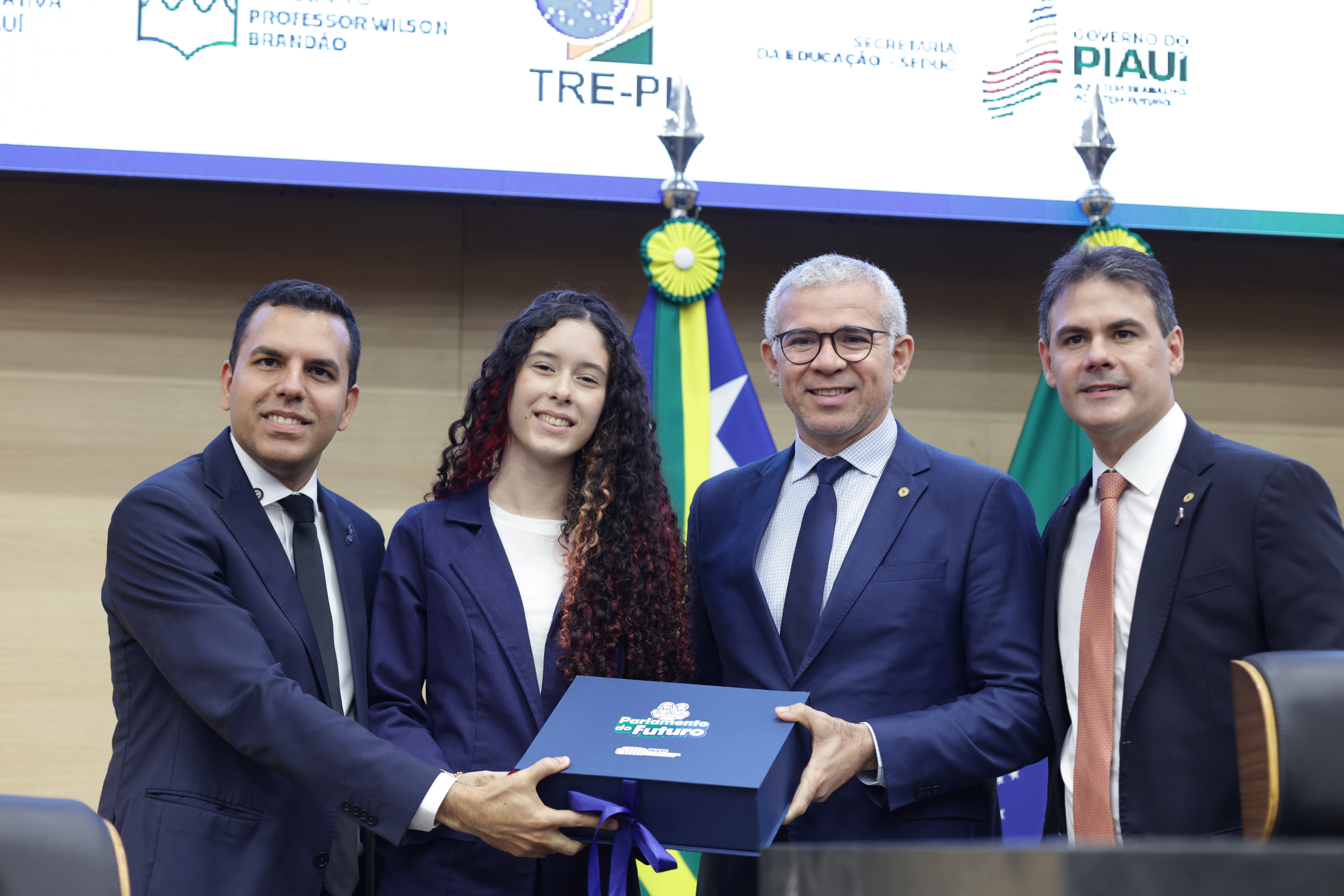 POSSE PARLAMENTO DO FUTURO - FOTOS REGIS FALCÃO ASCOM ALEPI  (32).jpg