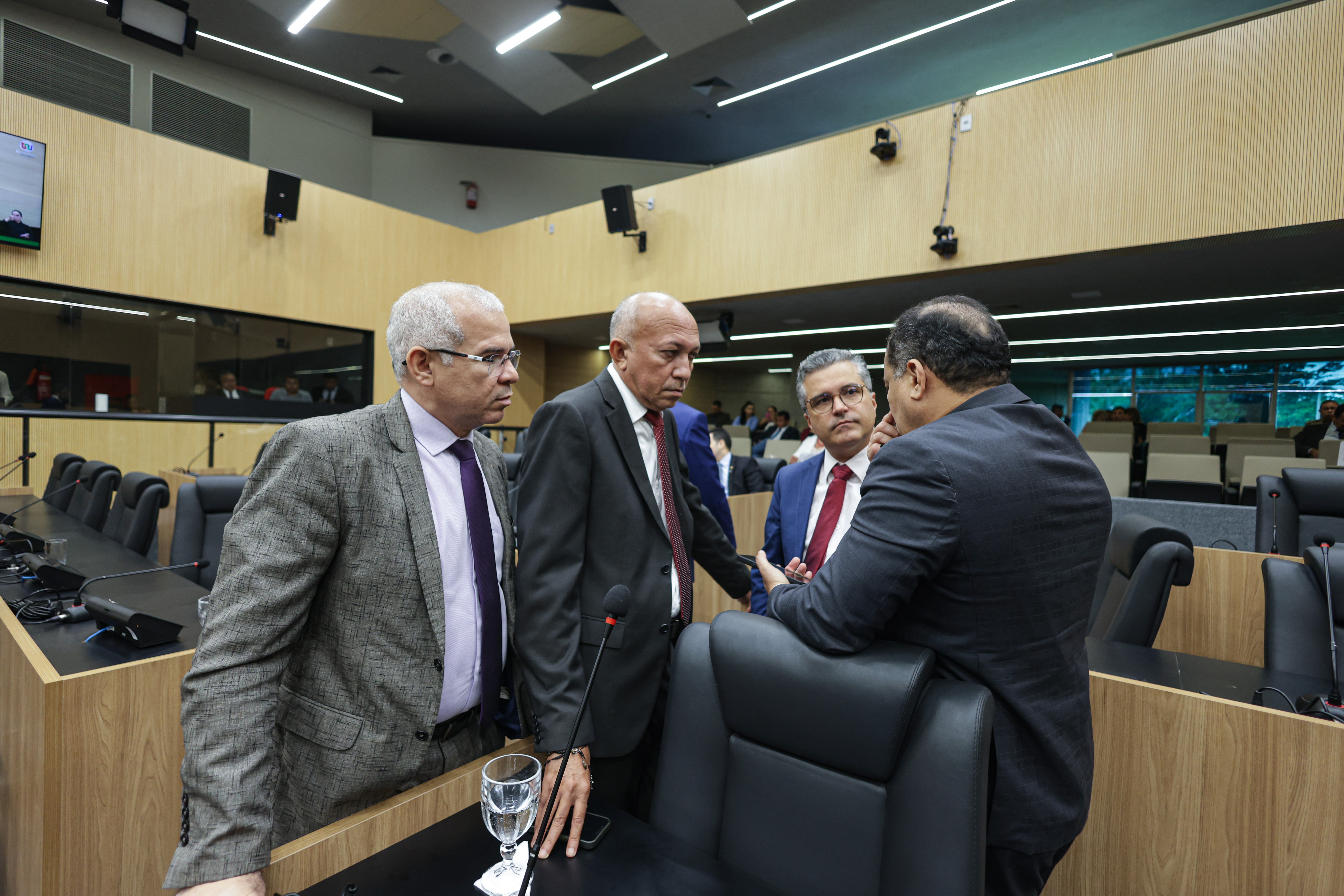 Aprovado em 2º turno  pacote de mensagens do Governo