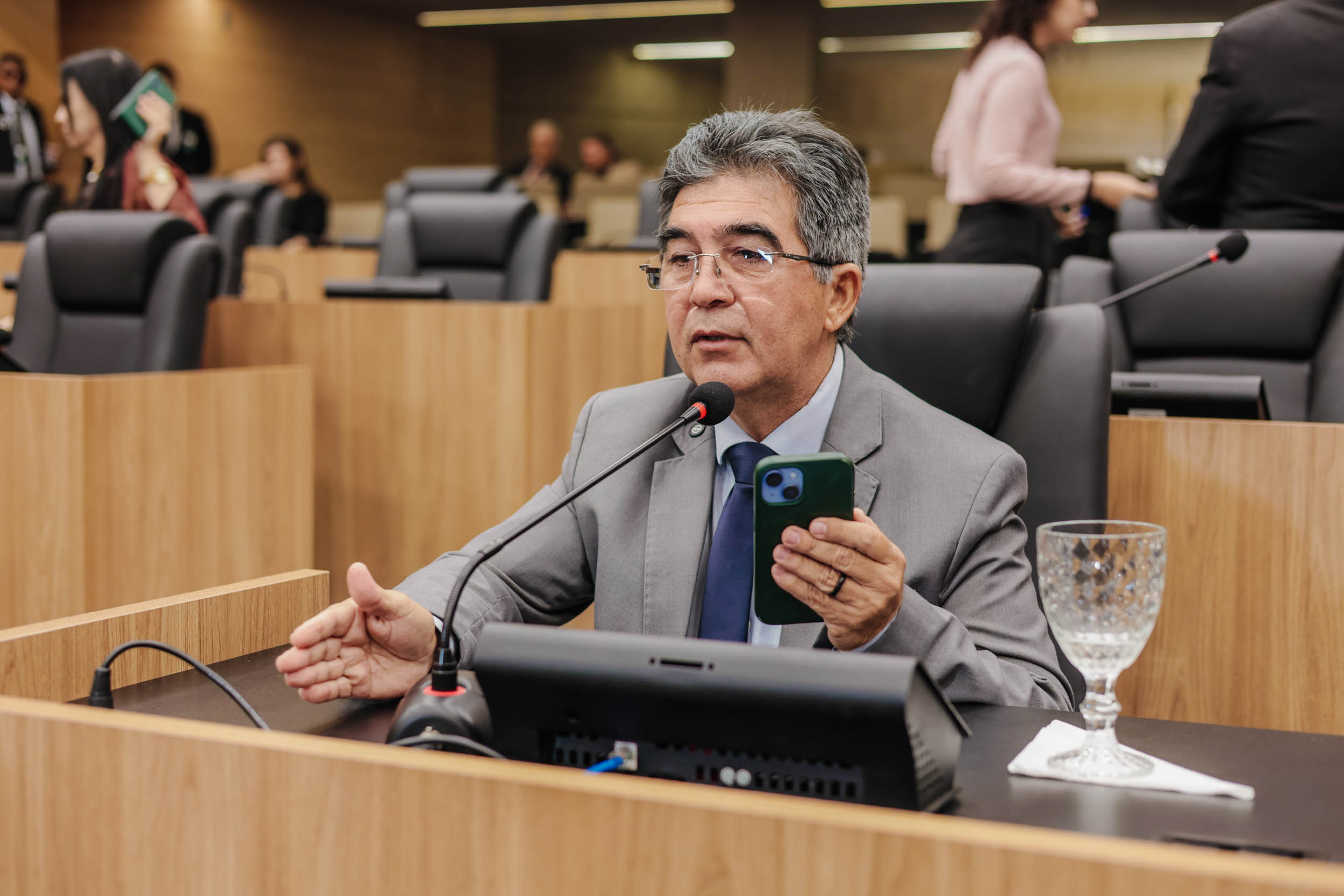 Alepi aprova procedimentos para criação de abelhas sem ferrão   