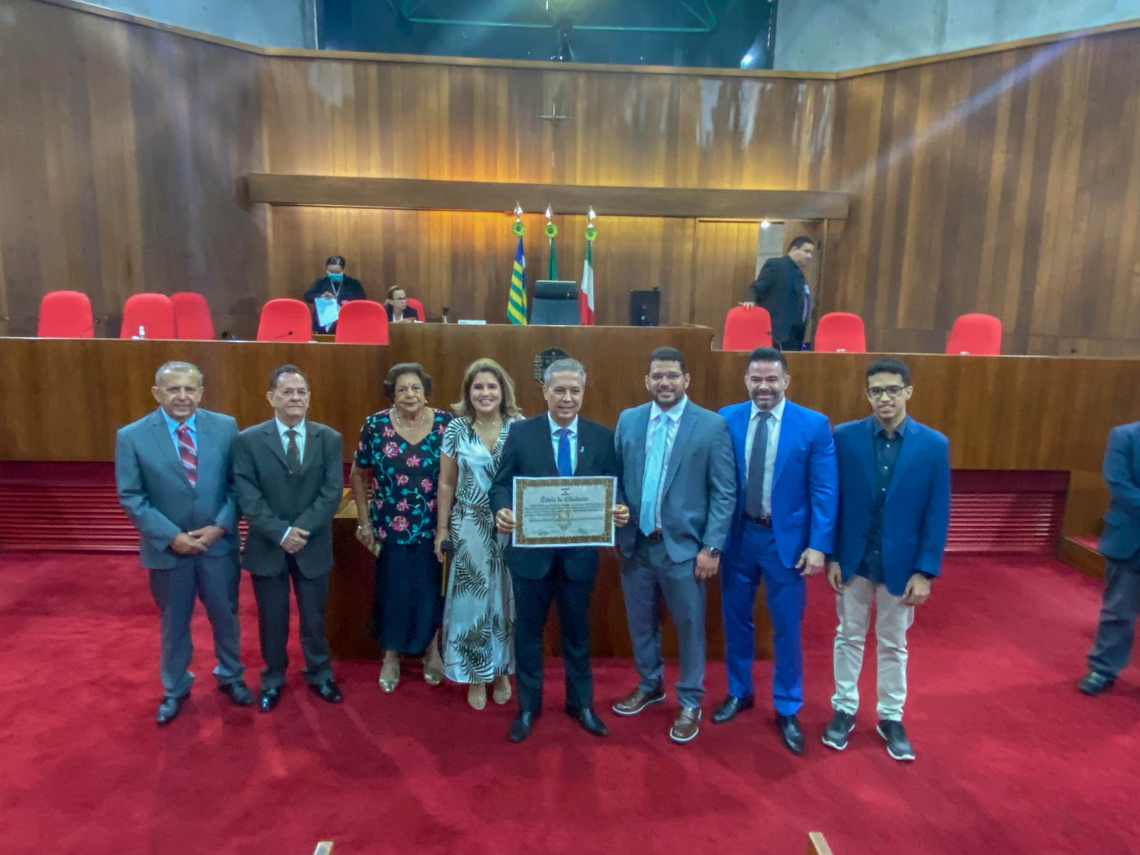 Alepi concede título de cidadania ao cirurgião dentista André Cavalcanti