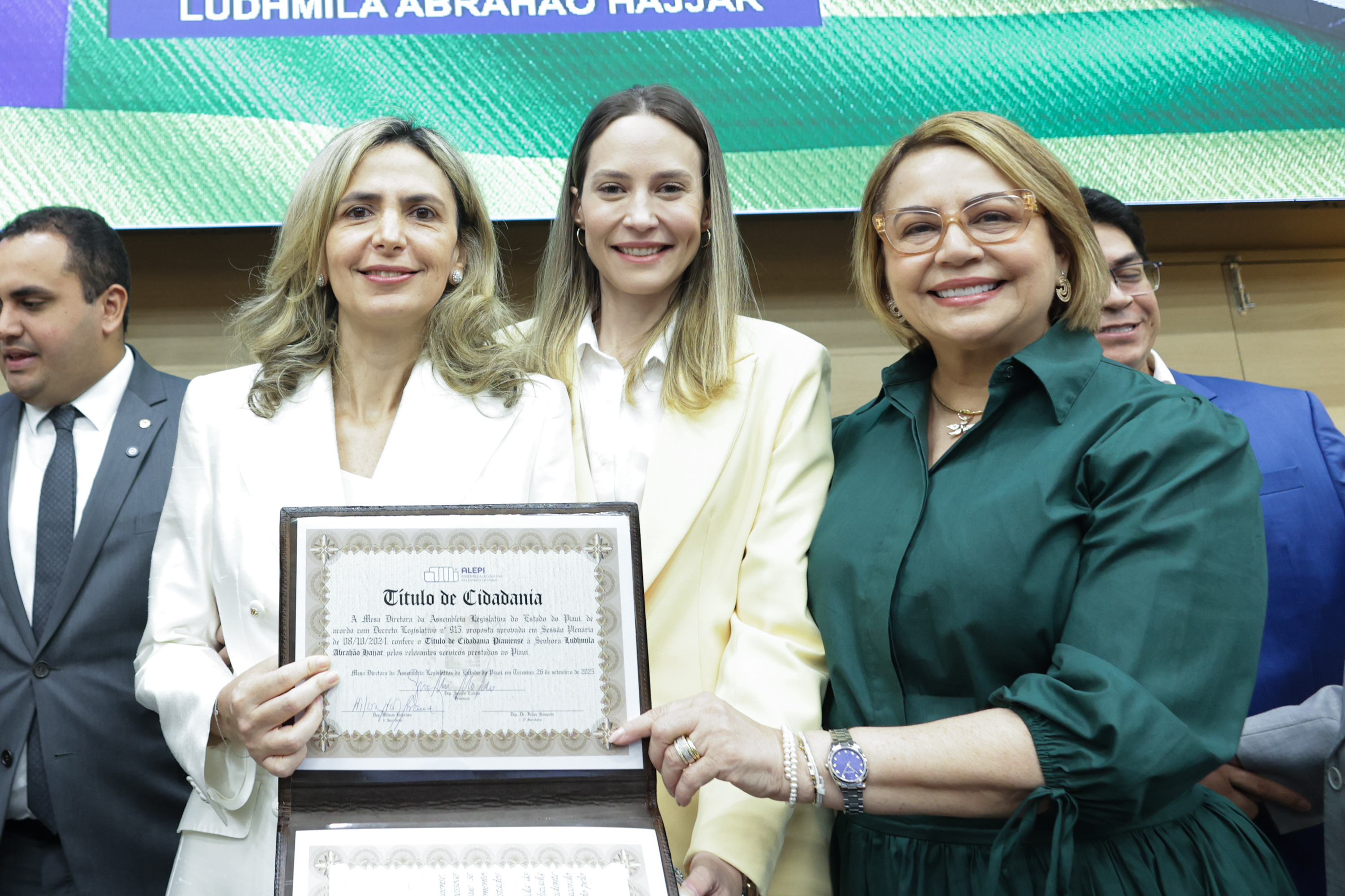 Alepi concede título de cidadania piauiense à médica Ludhmila Hajjar   