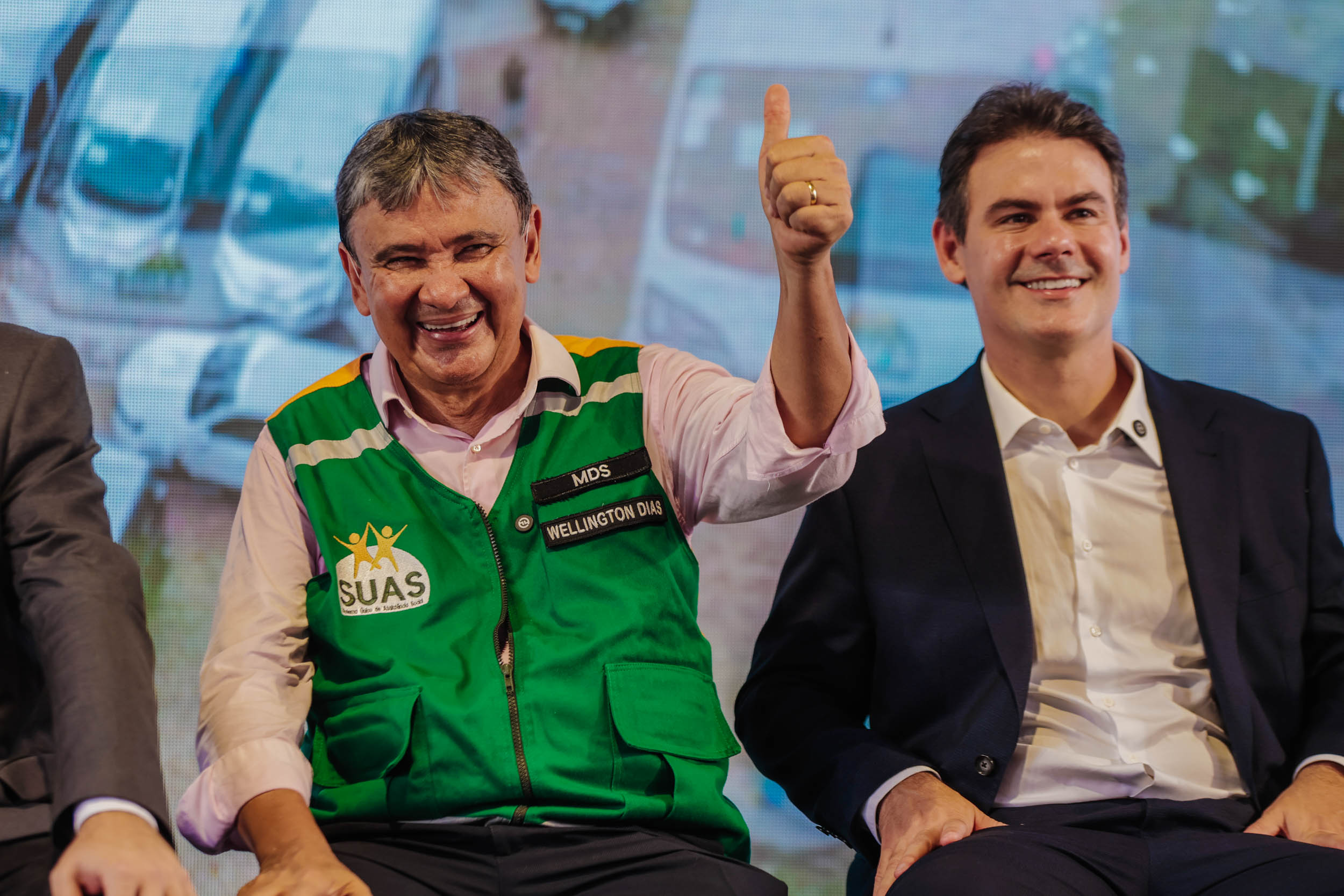 Na  Alepi, Ministério  faz segunda entrega de vans adaptadas 