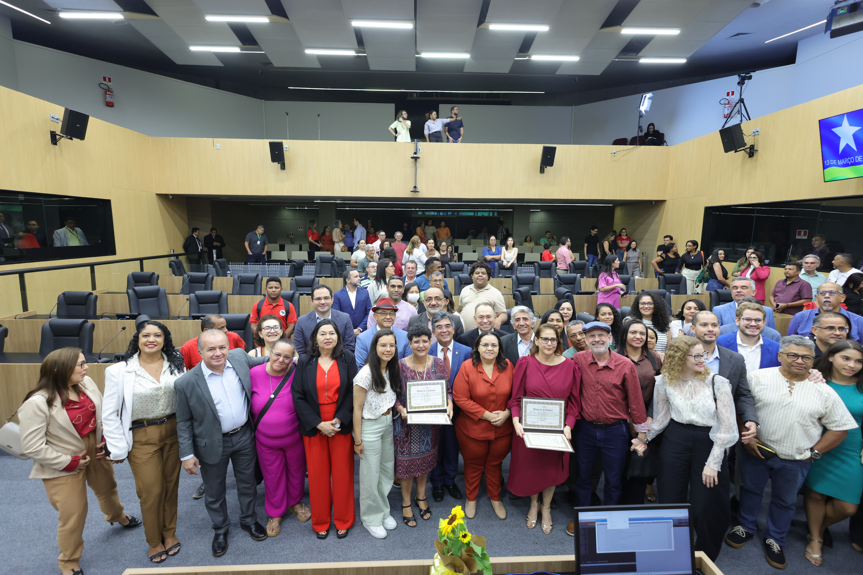 Alepi entrega Título de Cidadania a professora Ana Beatriz Seraine e secretária Rejane Tavares