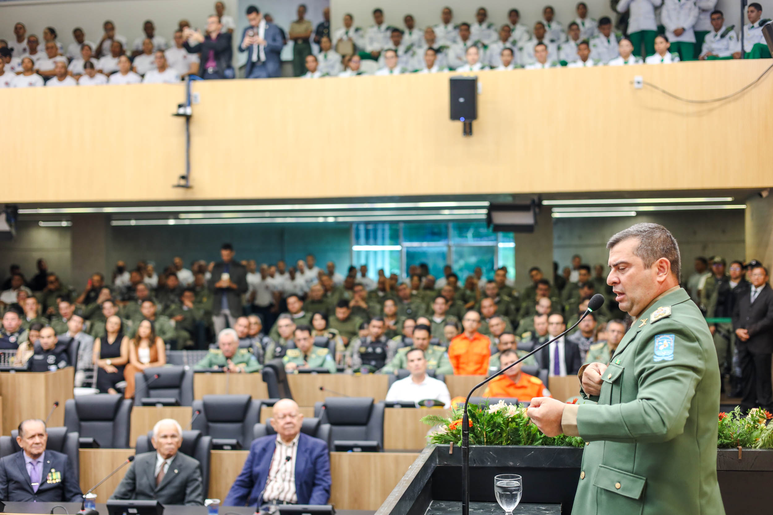 Alepi realiza sessão em homenagem aos 190 da Polícia Militar