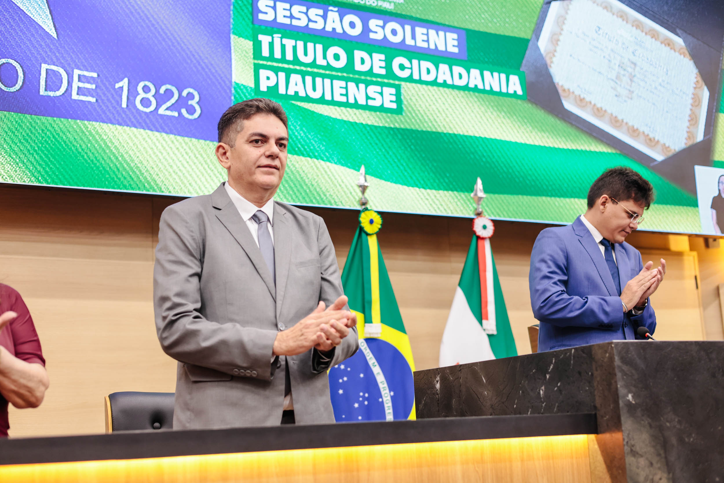 Alepi reconhece carreira de professor da UFPI com entrega de Título de Cidadania