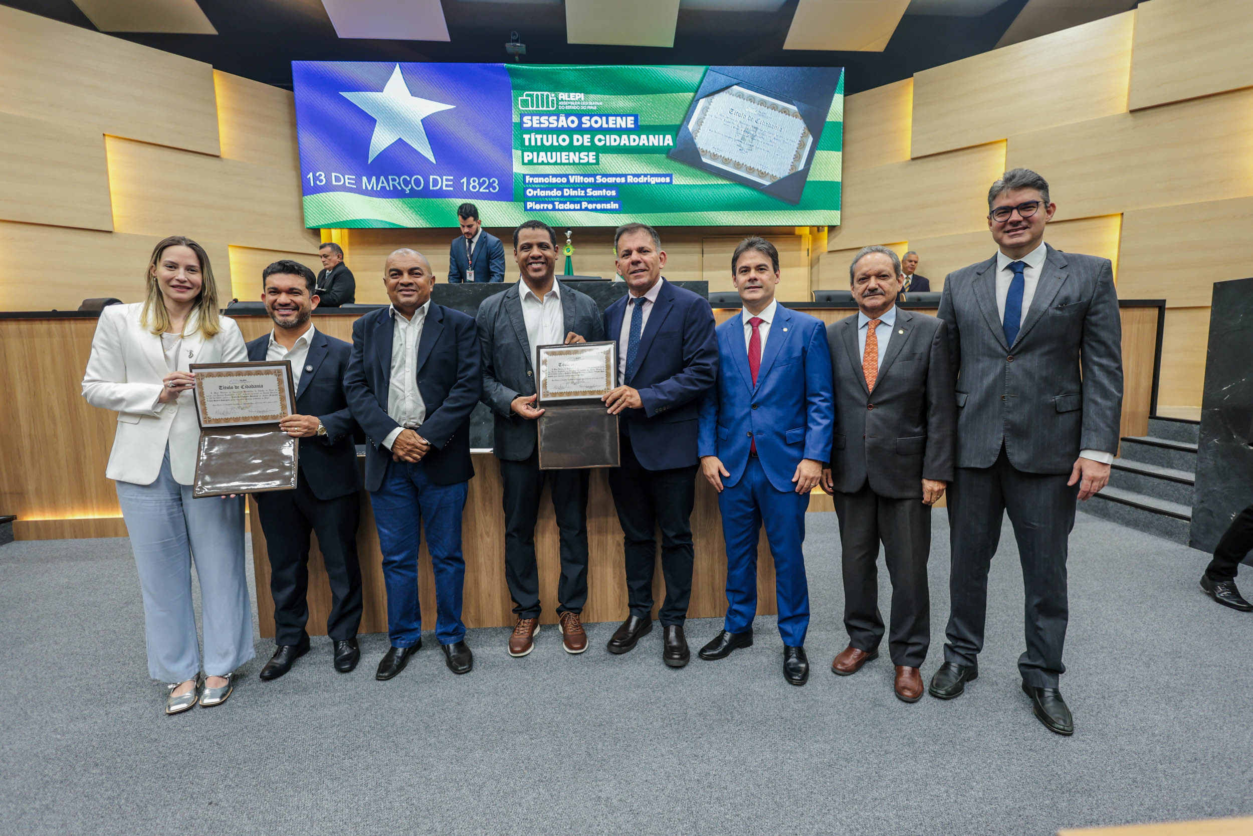 Assembleia Legislativa homenageia empreendedores da educação