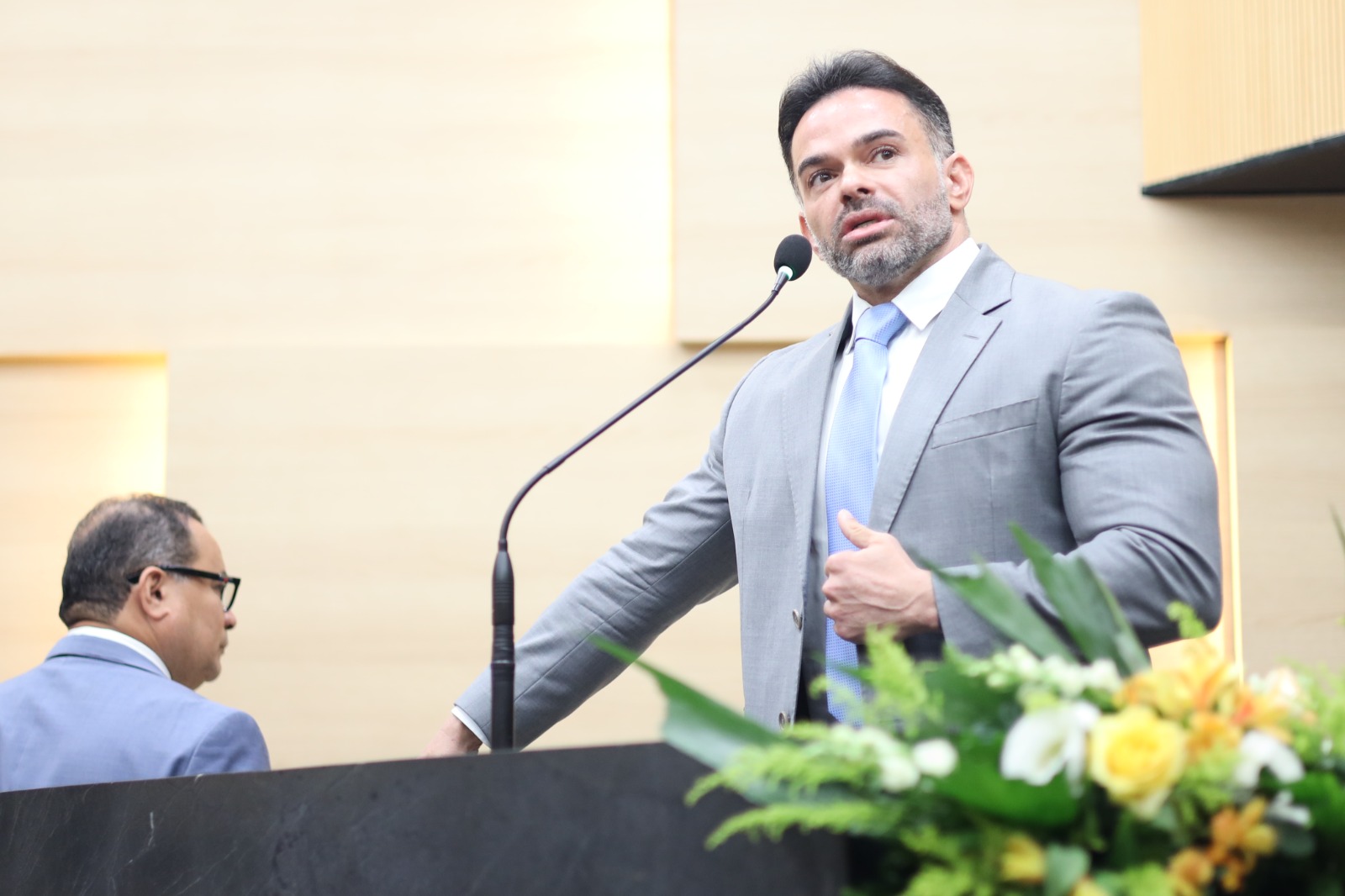 B. Sá critica falta de transparência e de ações estruturantes em empréstimos   