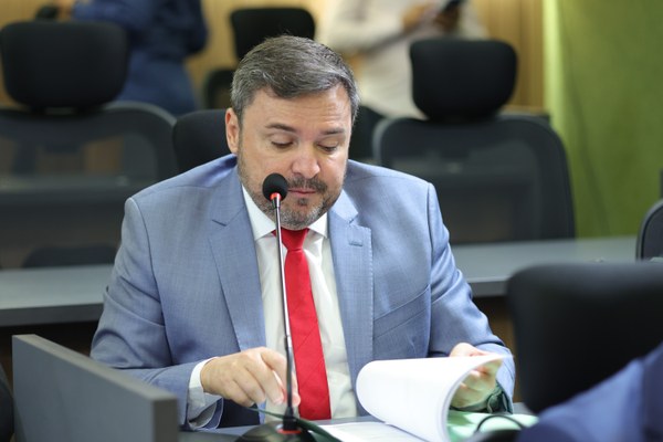 CCJ aprova projetos de lei sobre saúde mental nas escolas e direitos das mães solo e atípicas