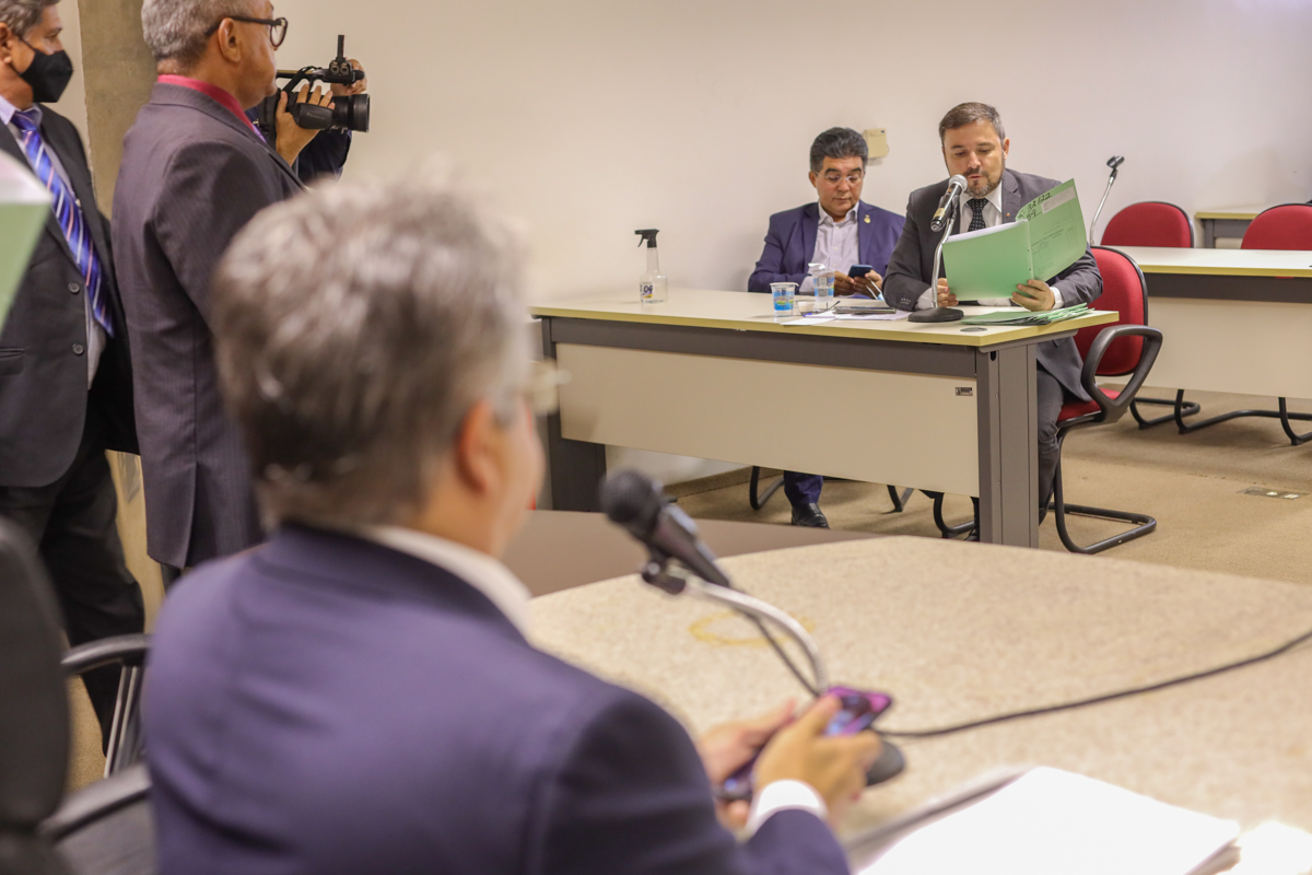 Comissão de Administração aprova pisos salariais de várias categorias