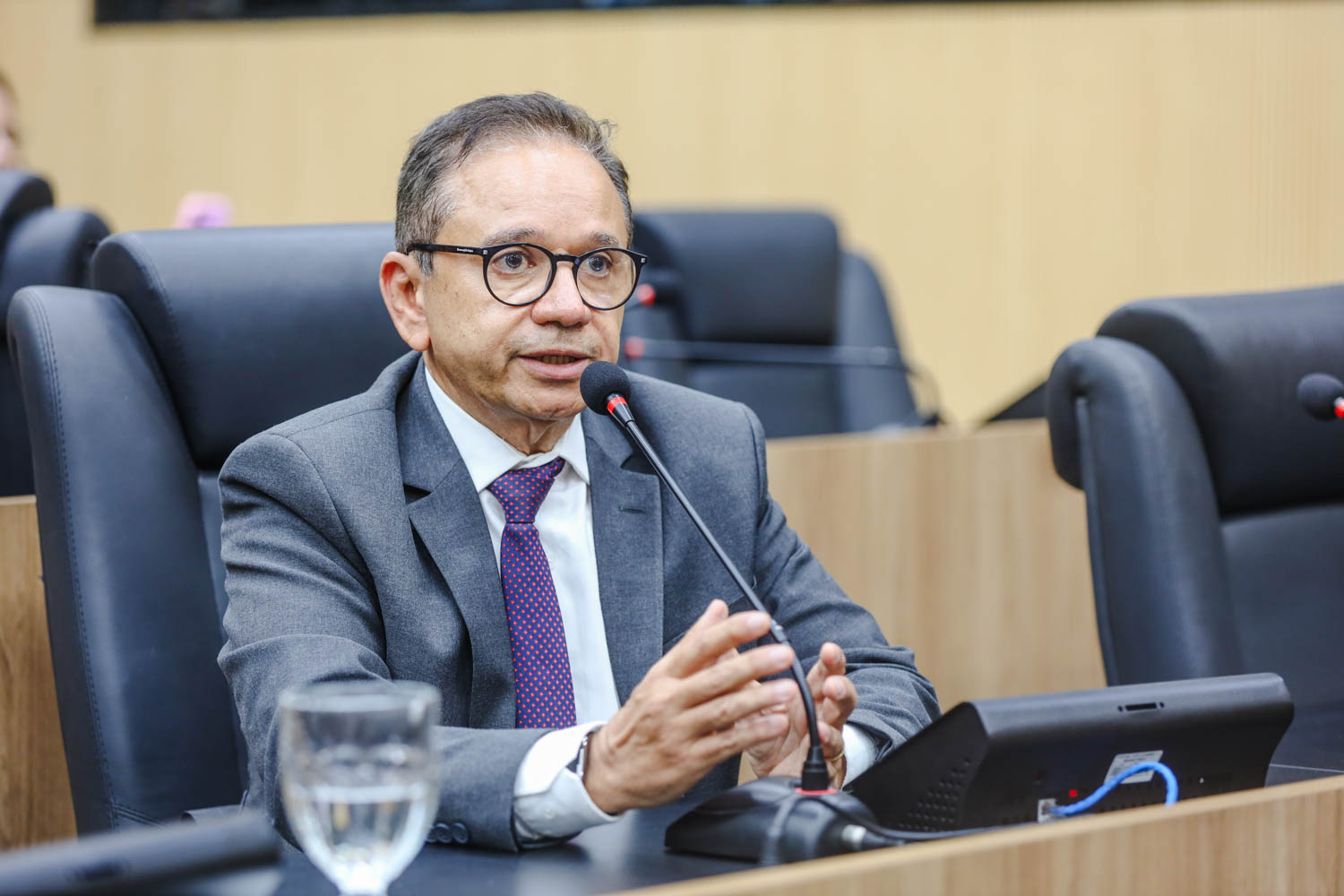 Dr. Hélio destaca obra em Luís Correia