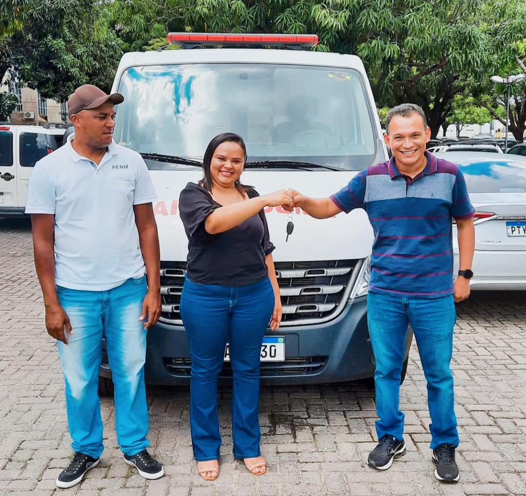 Deputado Franzé Silva consegue ambulância para Elesbão Veloso