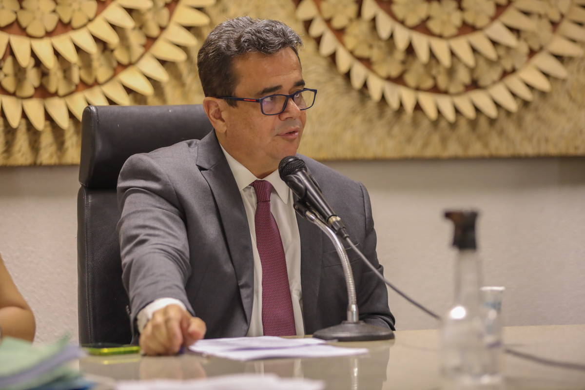 Deputado Henrique Pires pede informações sobre contratos da FMS