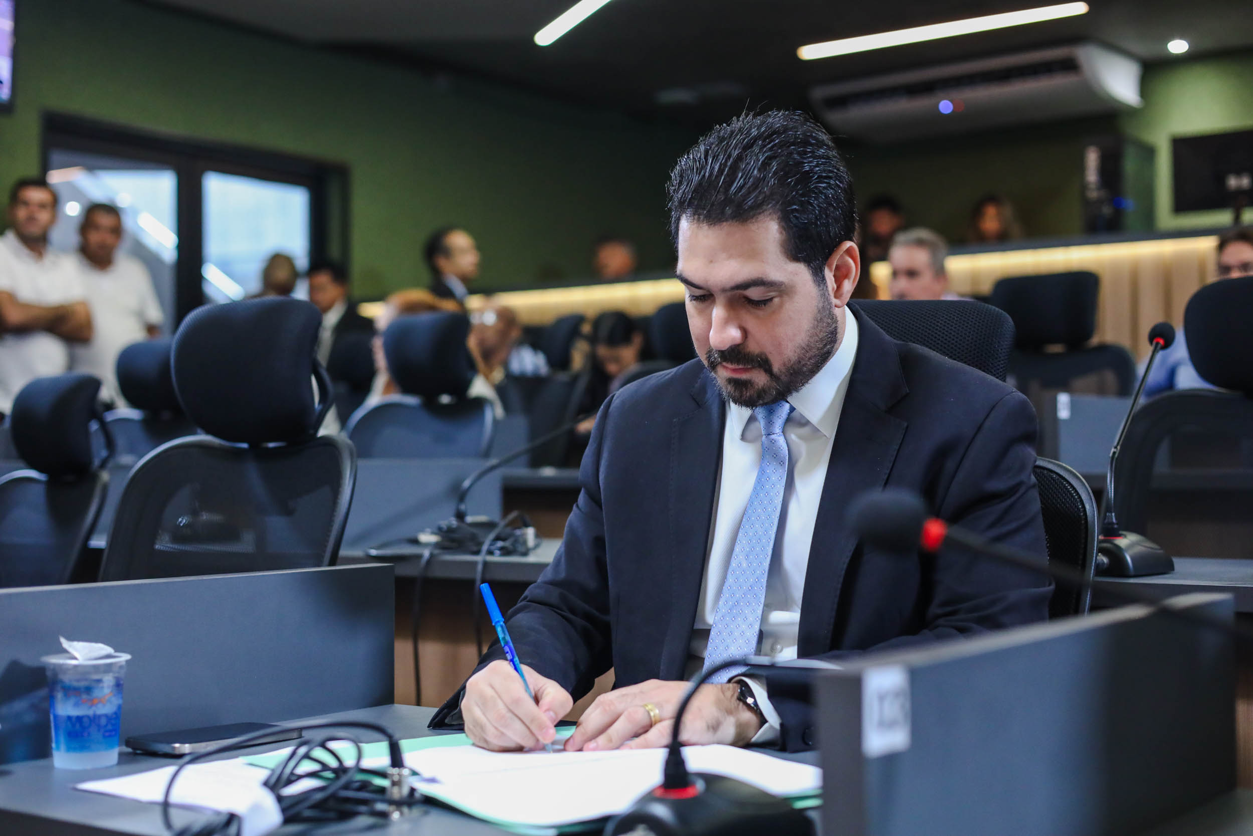 Deputado quer matricular alunos autistas em escolas mais próximas às residências