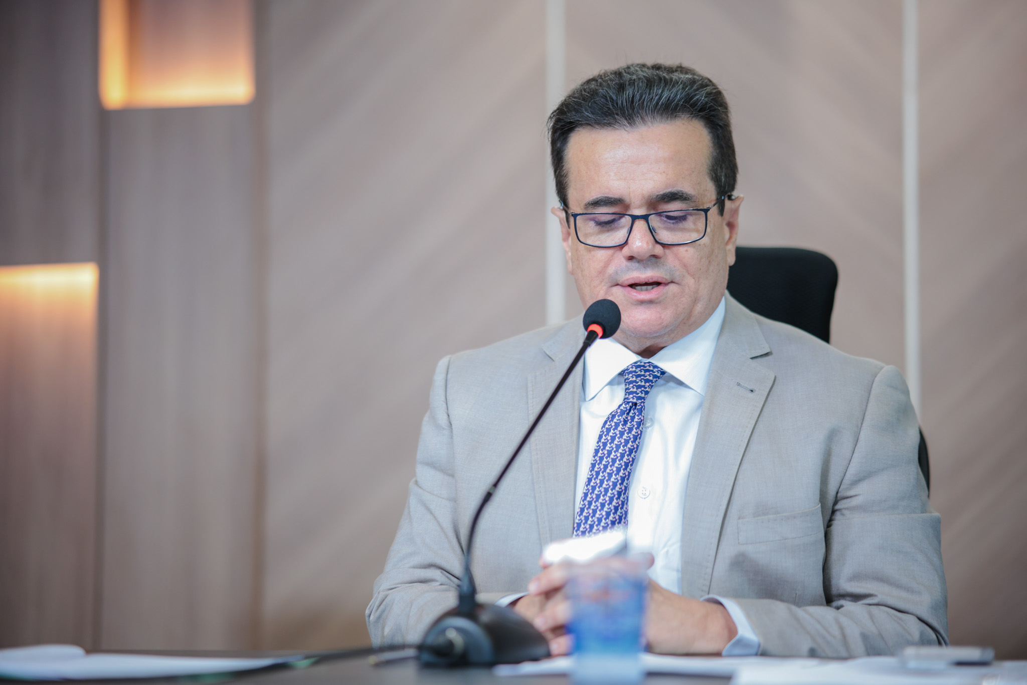 Deputados aprovam mais de 40 projetos em reunião da CCJ