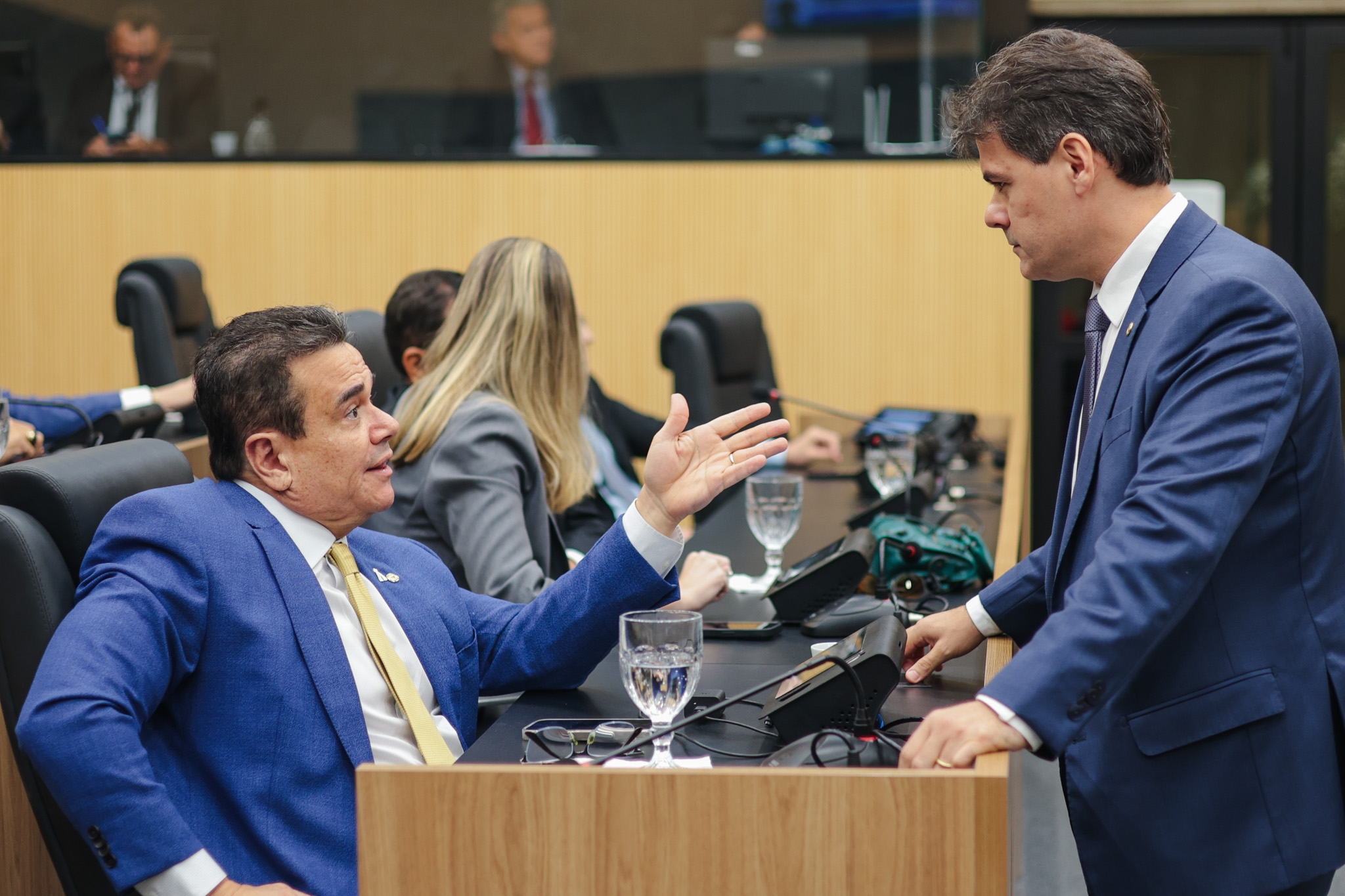 Deputados aprovam requerimento que solicita compra de capacetes para policiais