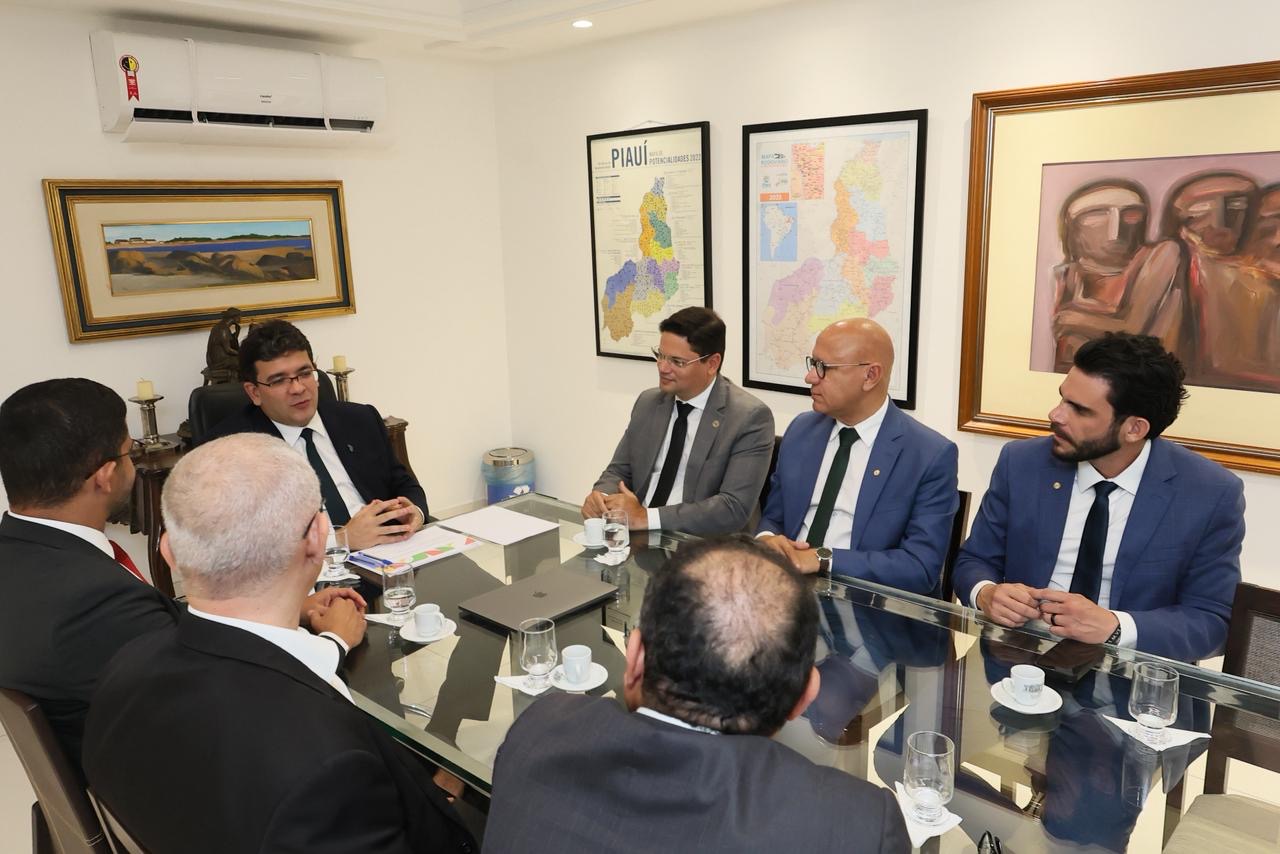 Deputados, Ministério da Integração e governador dialogam sobre transposição