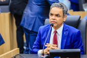 Dr. Gil Carlos quer tornar obrigatório ensino de temas sobre o Piauí