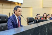 Dr. Gil Carlos requer a construção de quadras poliesportivas em quatro cidades