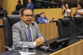 Dr. Hélio comemora início de radioterapias em Parnaíba