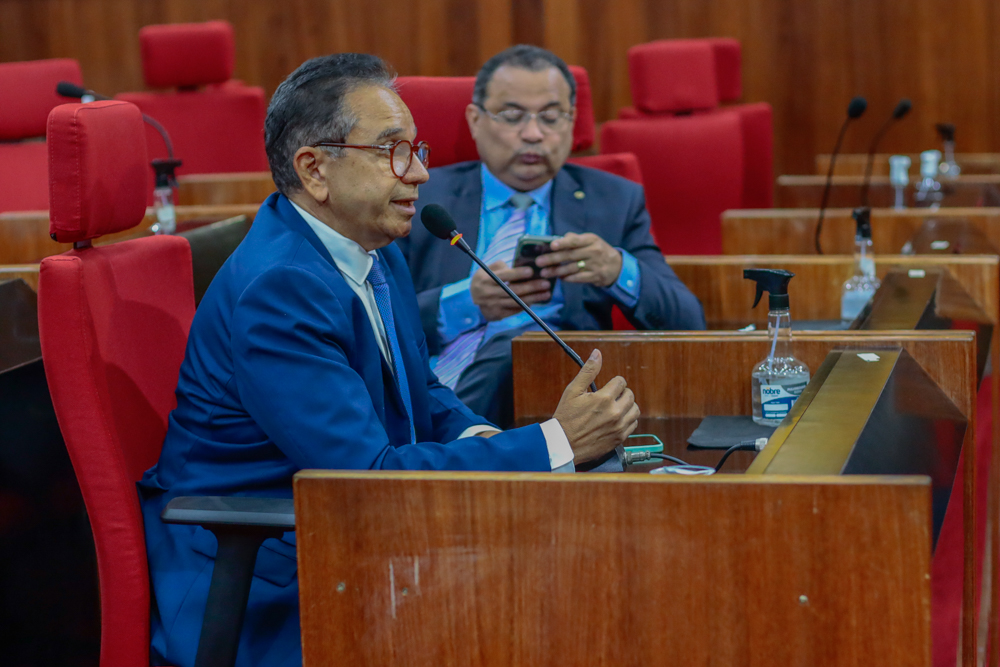 Dr. Hélio comemora os 17 anos da Lei Maria da Penha   