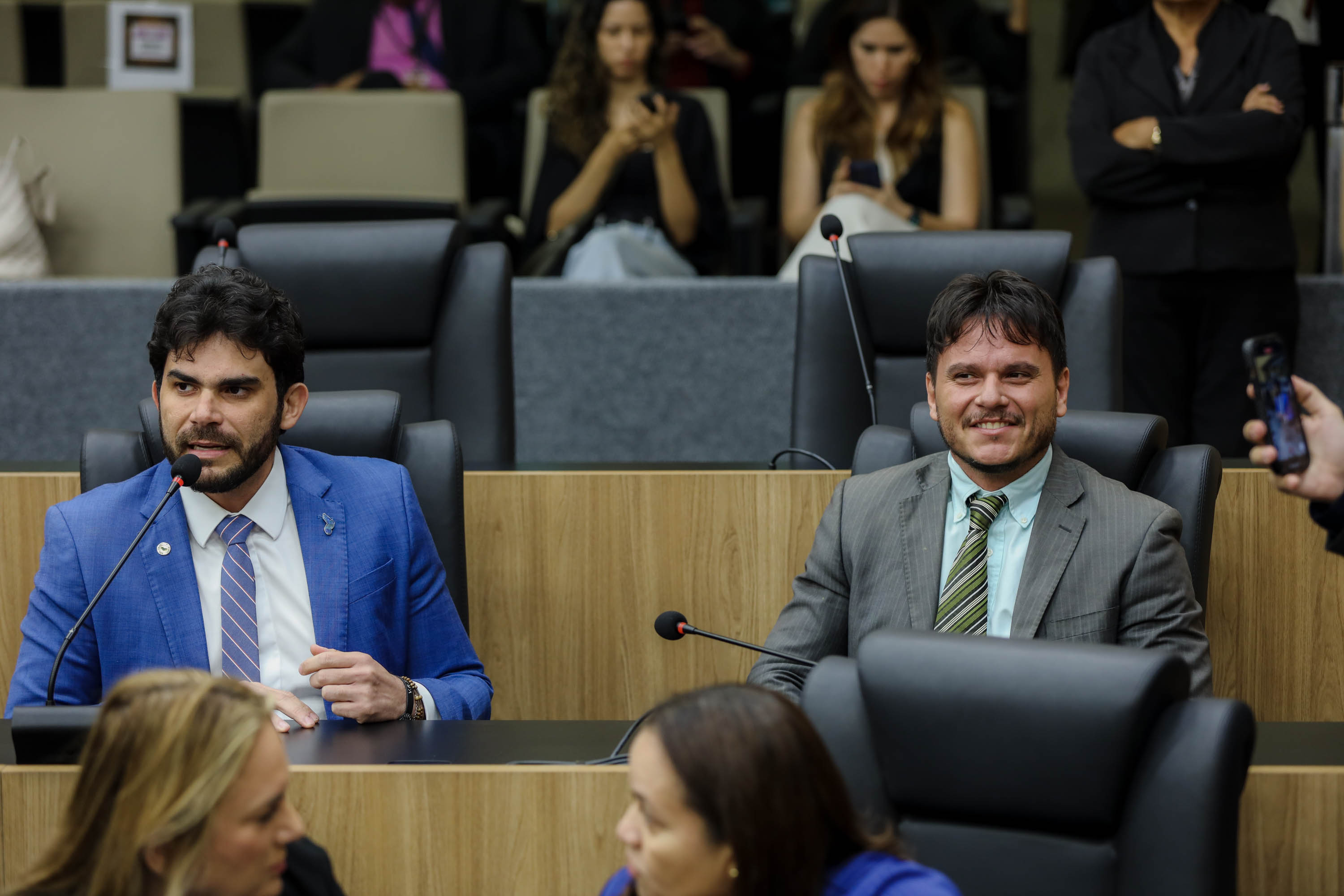 Dr. Marcus Vinícius Kalume comemora nova Central de Inquéritos em Floriano