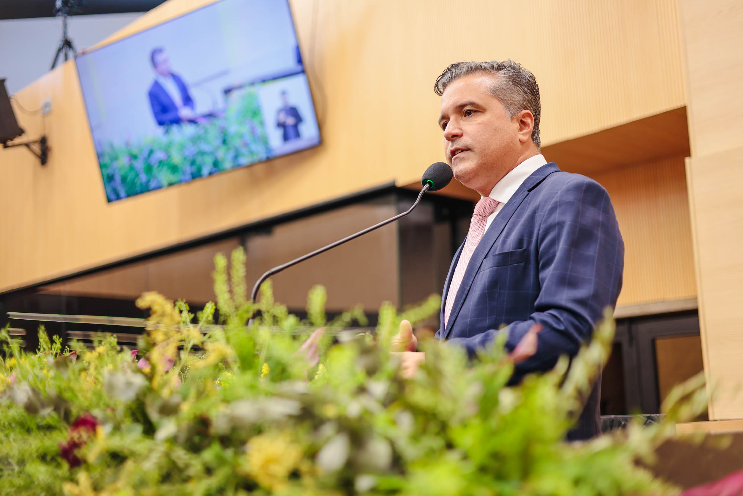 Dr. Vinícius celebra avanços da educação piauiense em discurso