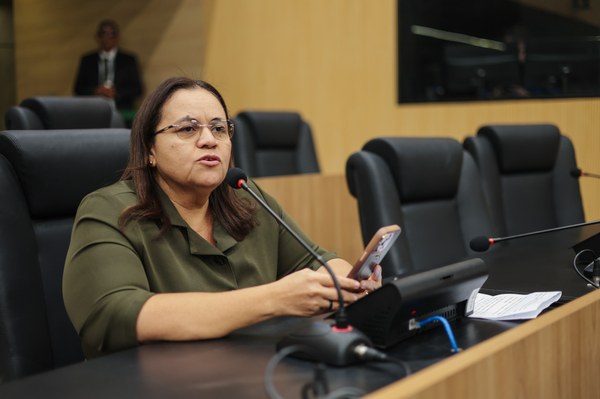 Elisângela Moura comemora resultado de atletas piauienses em competição nacional