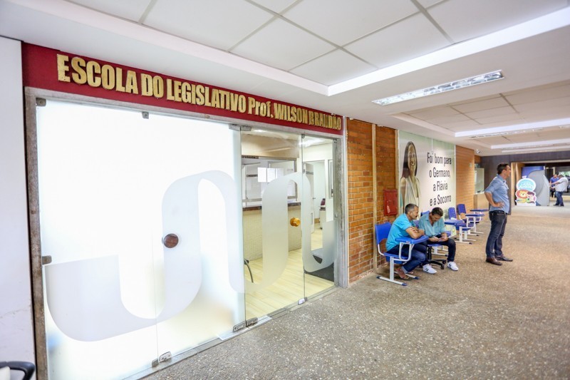 Escola do Legislativo inicia curso de extensão para advogados