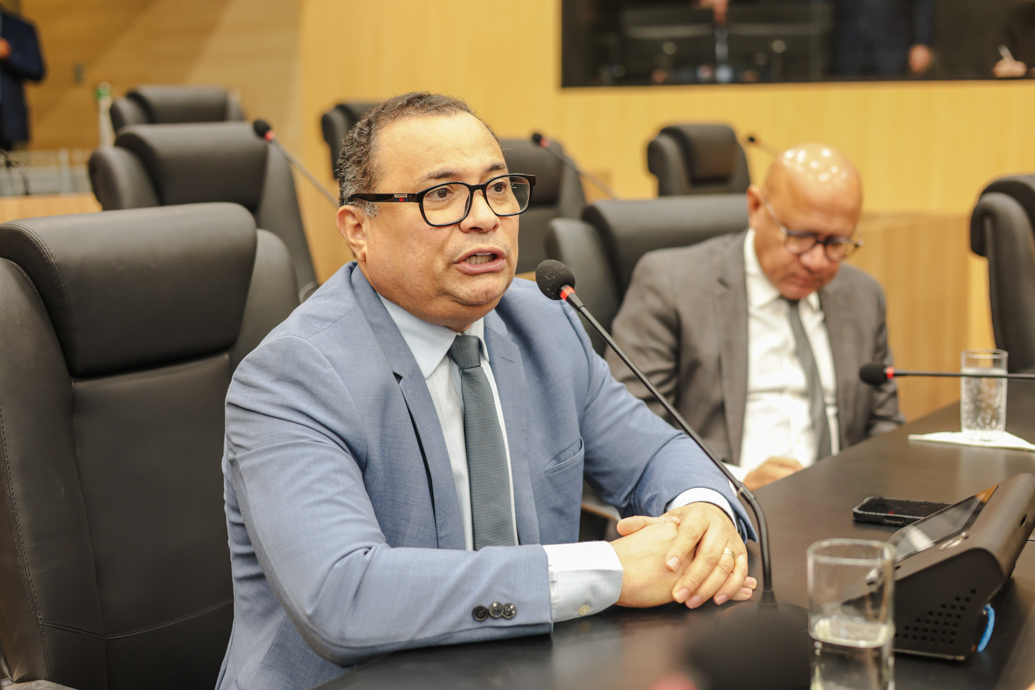 Evaldo Gomes reclama da falta de energia nos Festejos de Beneditinos