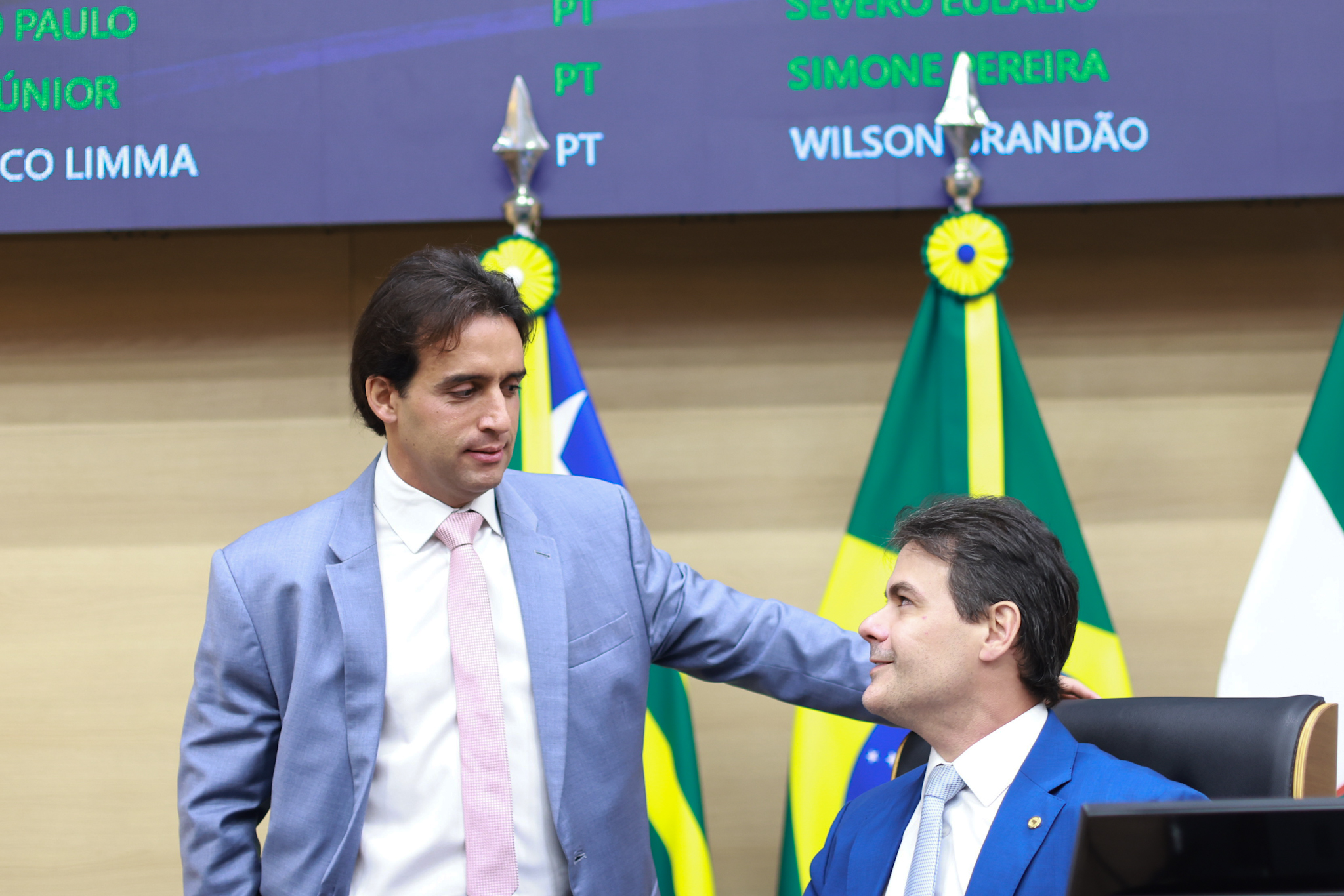 Flávio Júnior requer do Governo instalação de restaurante na Uespi de Piripiri