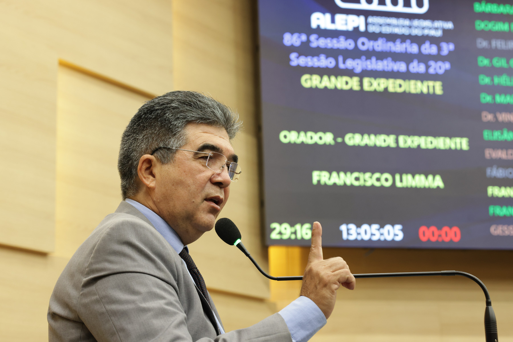 Francisco Limma elogia ações do governo na segurança e rodovias   