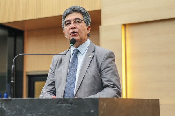 Francisco Limma enaltece o programa de construção de cisternas 