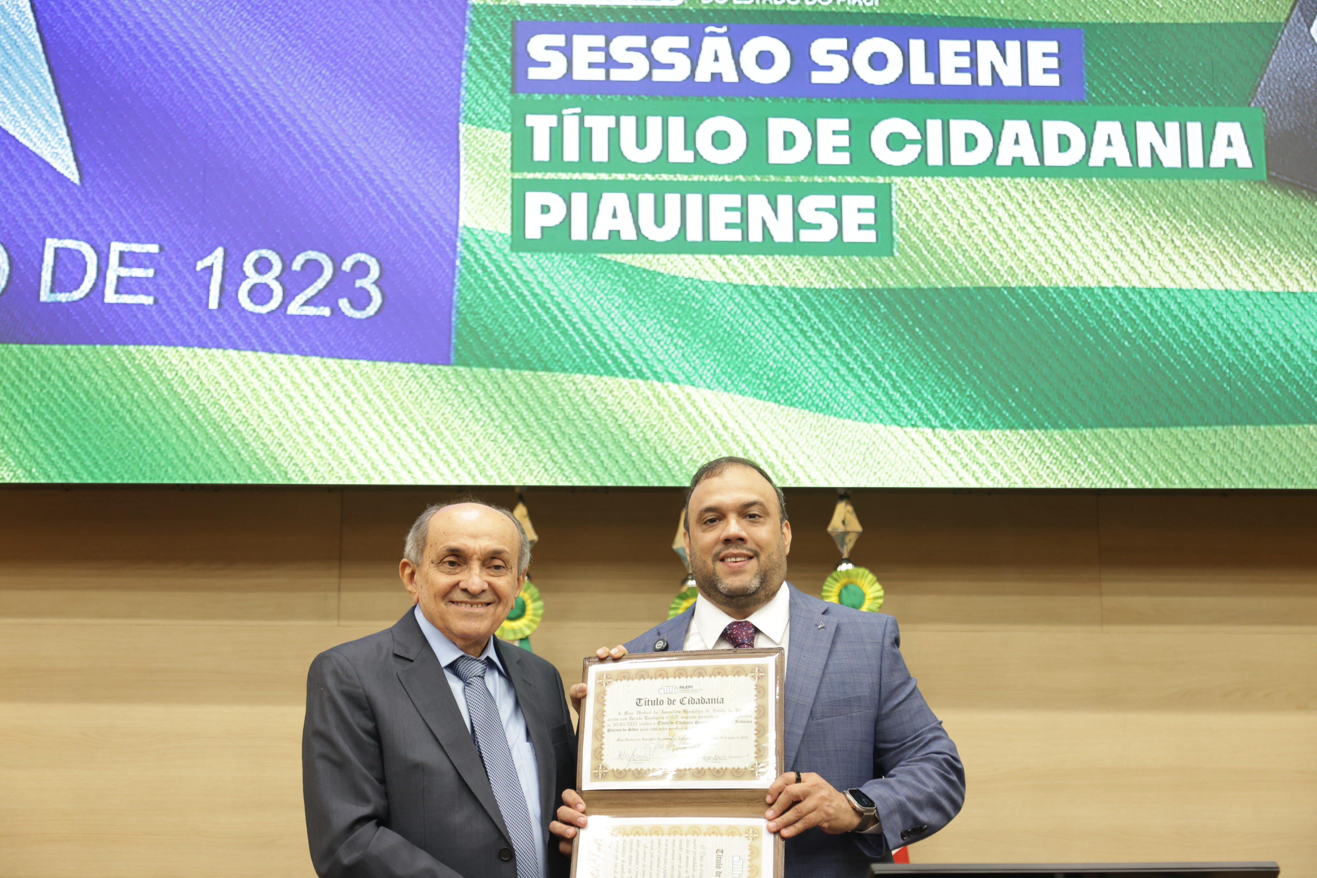 Francisco Pedrosa recebe Título de Cidadania Piauiense