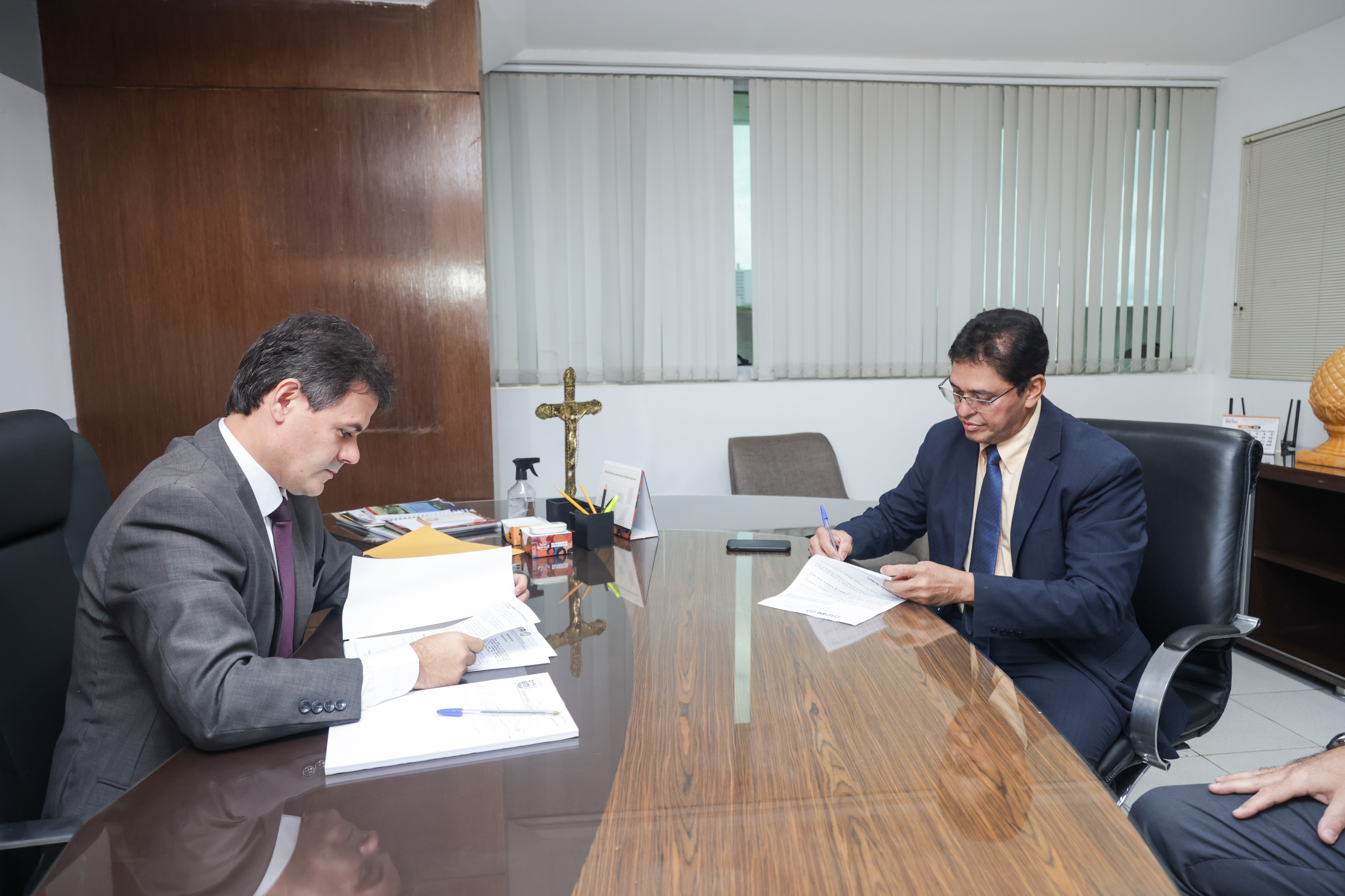 Fundalegis  e  Ministério Público renovam convênio 