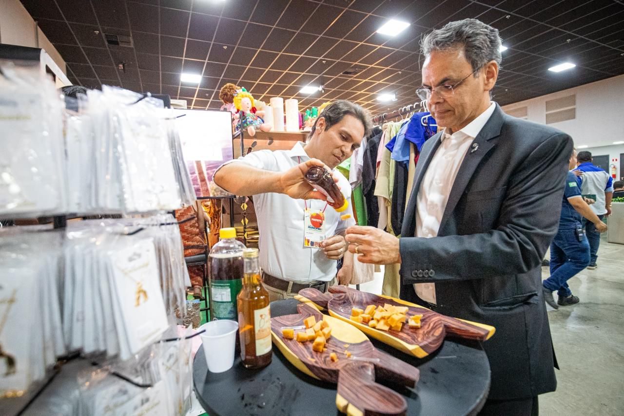 Dr. Gil Carlos destaca importância da Feira dos Municípios 