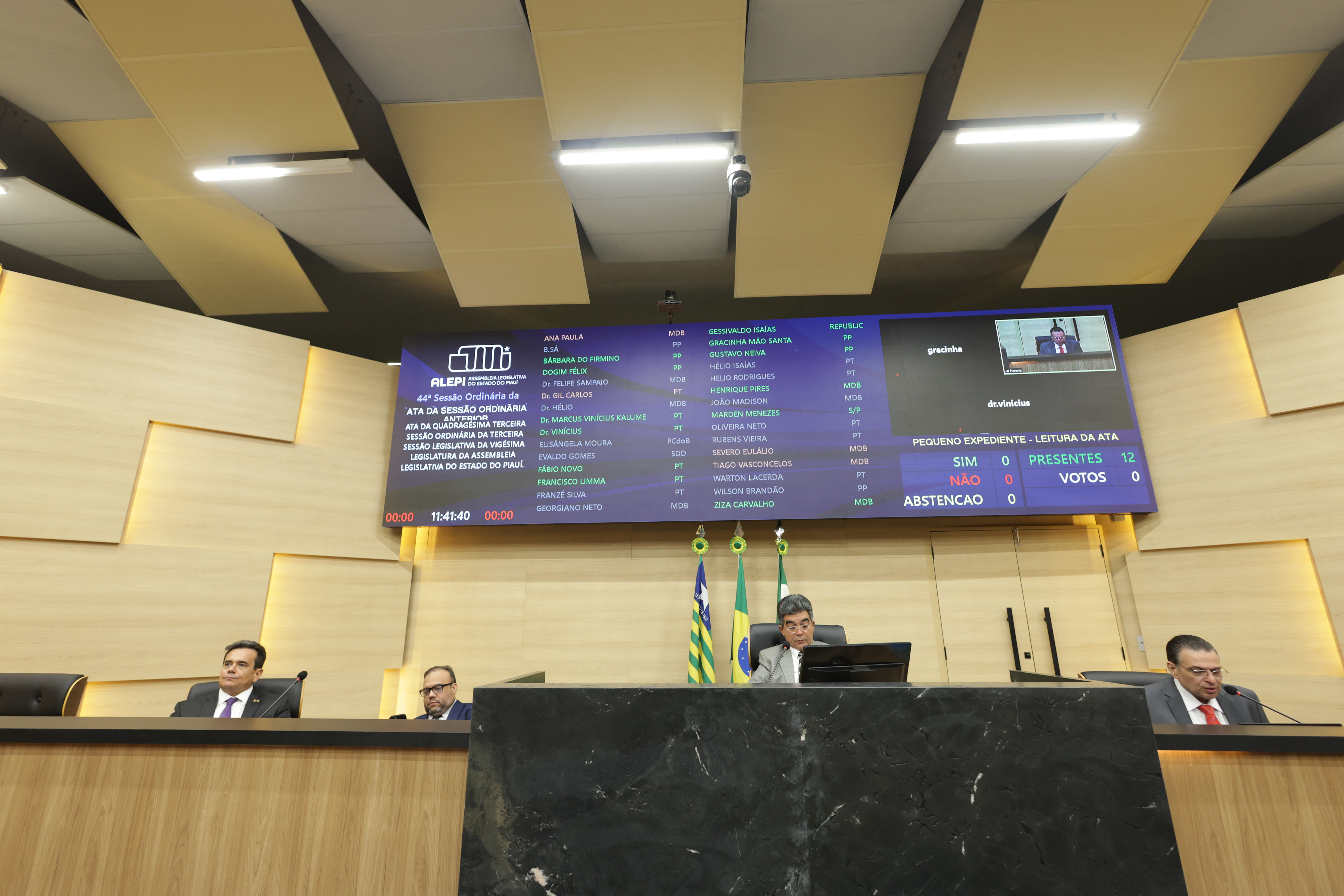 Gil Carlos propõe realização de instalação da Alepi em Uruçuí e Floriano