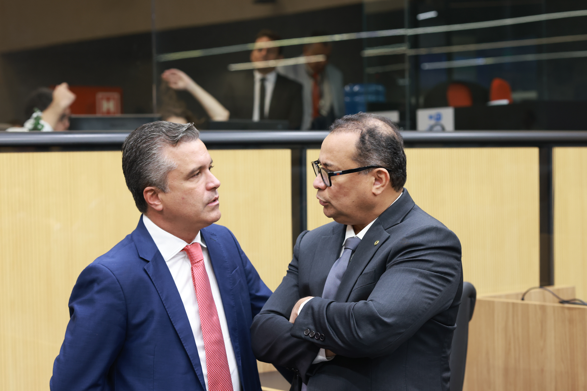 Governo envia unificação de reajuste de servidores e proposta retorna para CCJ