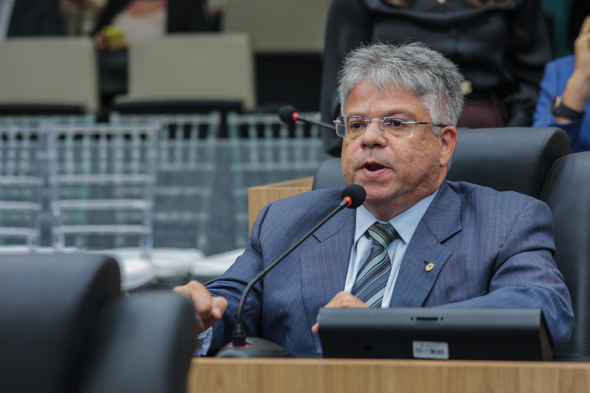 Gustavo Neiva acusa governo de assediar servidores da Agespisa