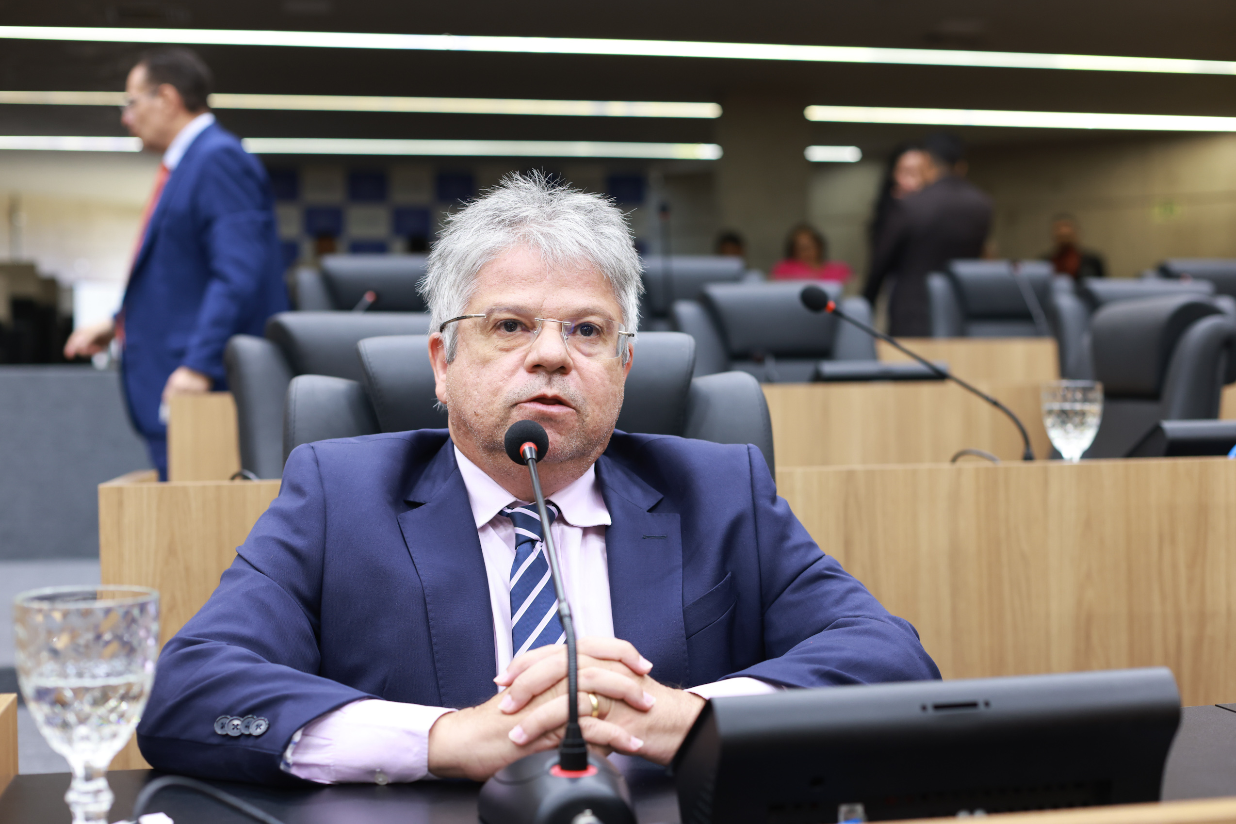 Gustavo Neiva cobra conclusão de obras em Porto Alegre do Piauí