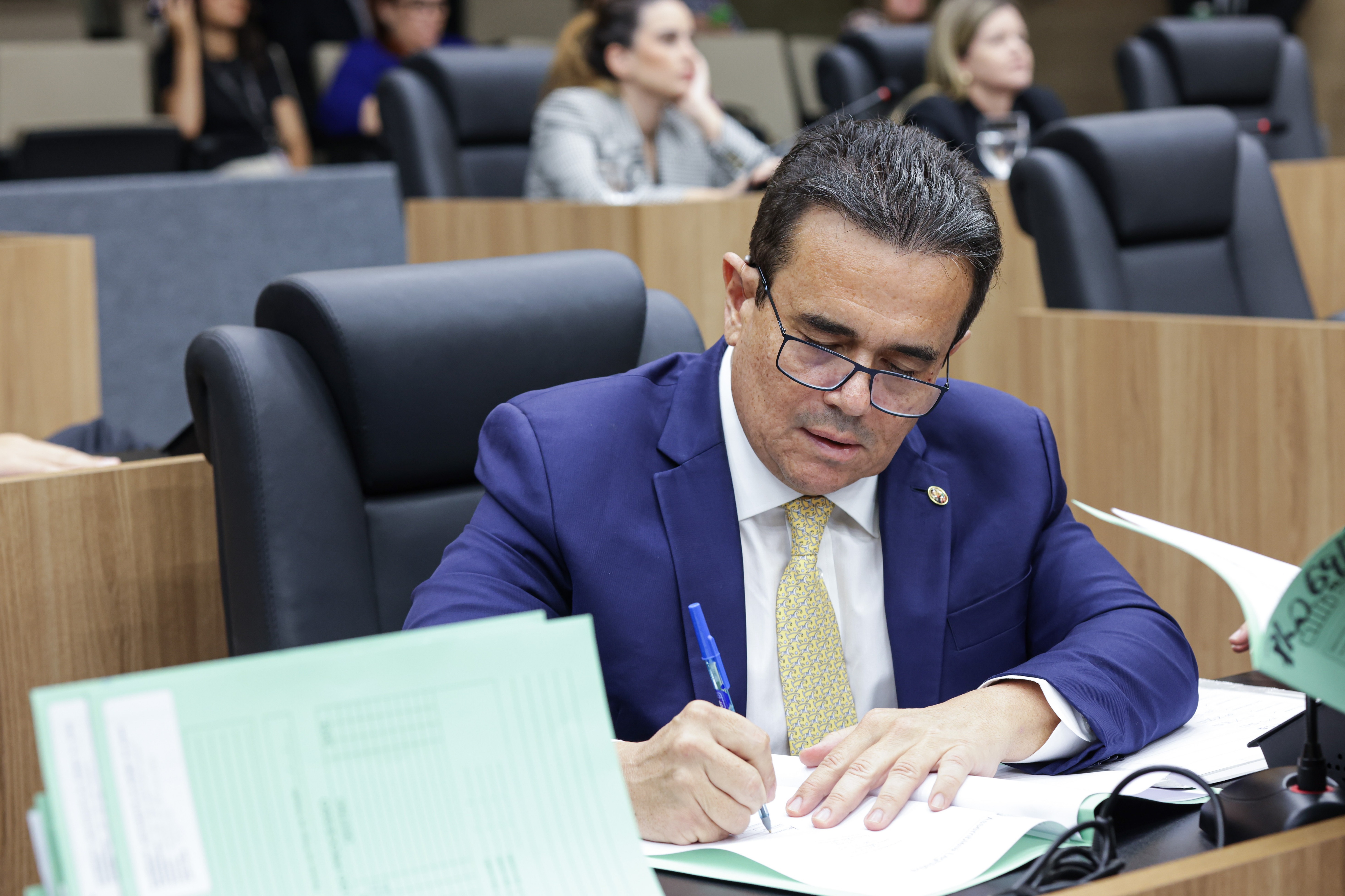 Henrique Pires critica gestão da saúde em Teresina