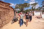 Limma visita Vila Beira Rio e ouve apelo da comunidade para regularização fundiária
