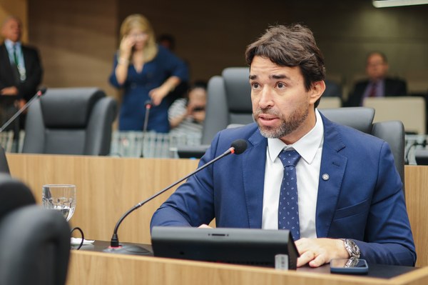 Marden Menezes critica matéria na imprensa que trata negativamente o litoral do estado