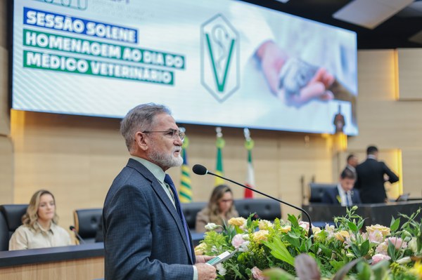 Médicos veterinários são homenageados na Alepi